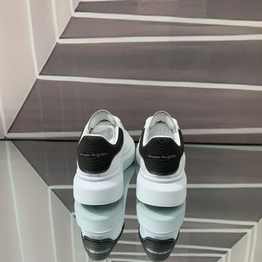ALEXANDER MCQUEEN Sneakers White-Black B60202609111951 - Image 9