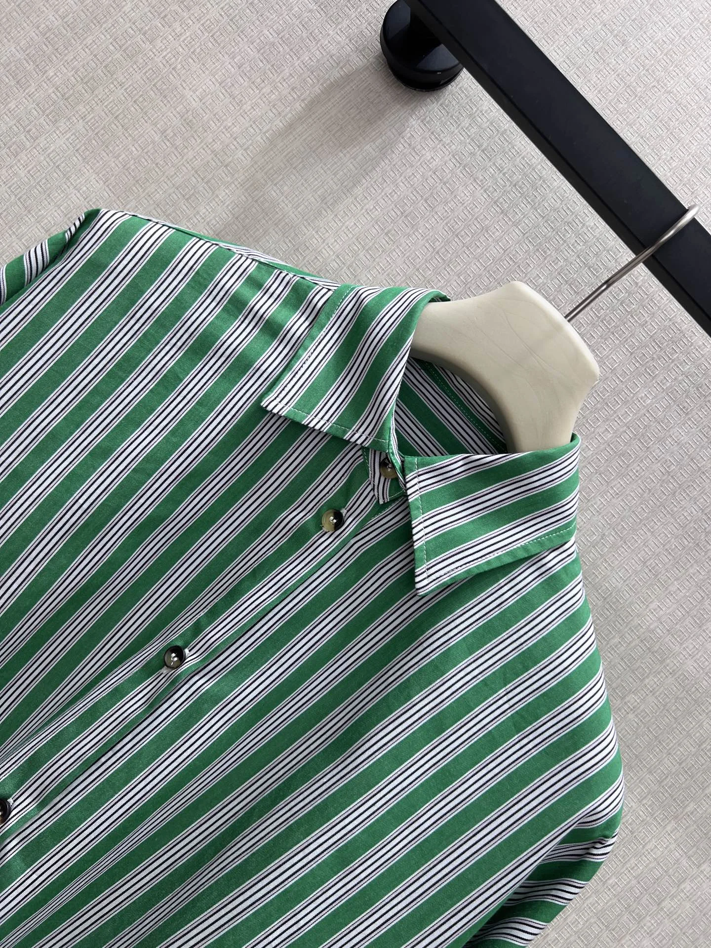 AMI Shirts Green-White S-L C05202609062510 - Image 3