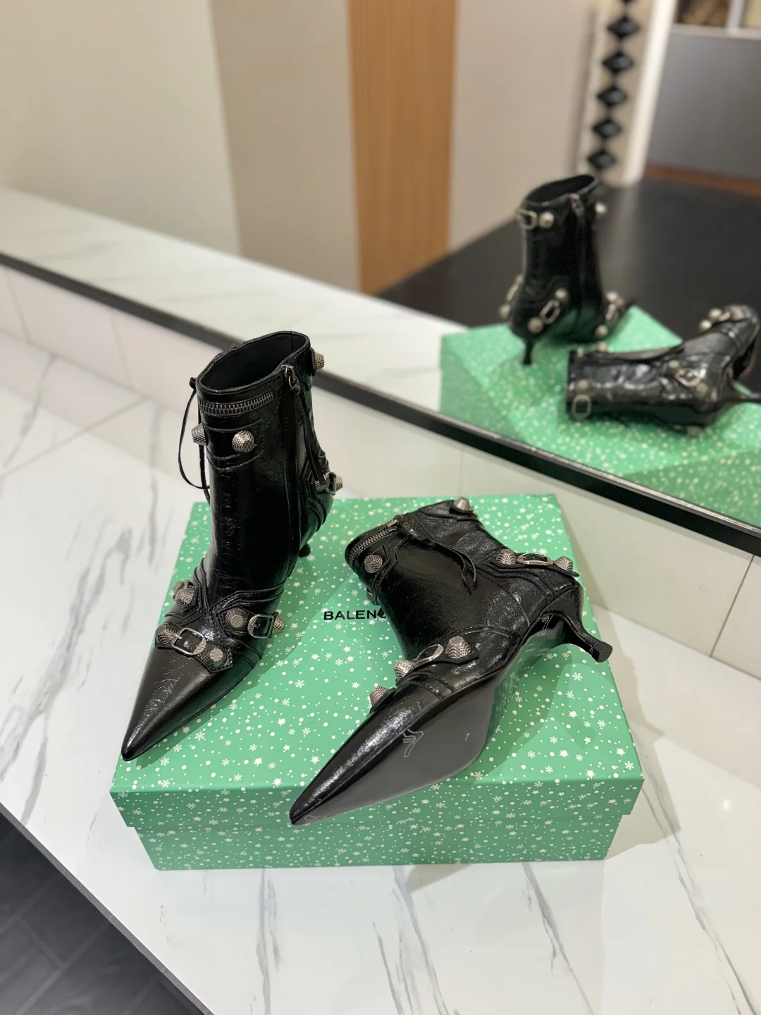 BALENCIAGA Booties Leather Black-Silver D90202609111414 - Image 5