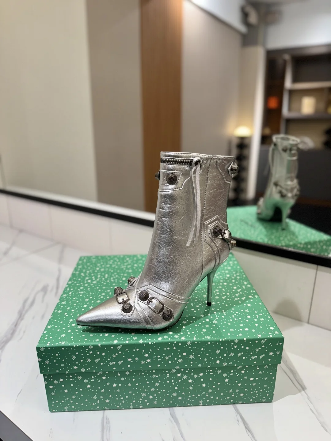 BALENCIAGA Booties Leather Silver D90202609111423 - Image 4