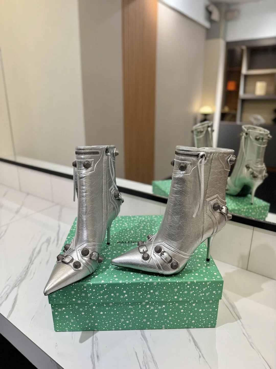 BALENCIAGA Booties Leather Silver D90202609111423 - Image 6