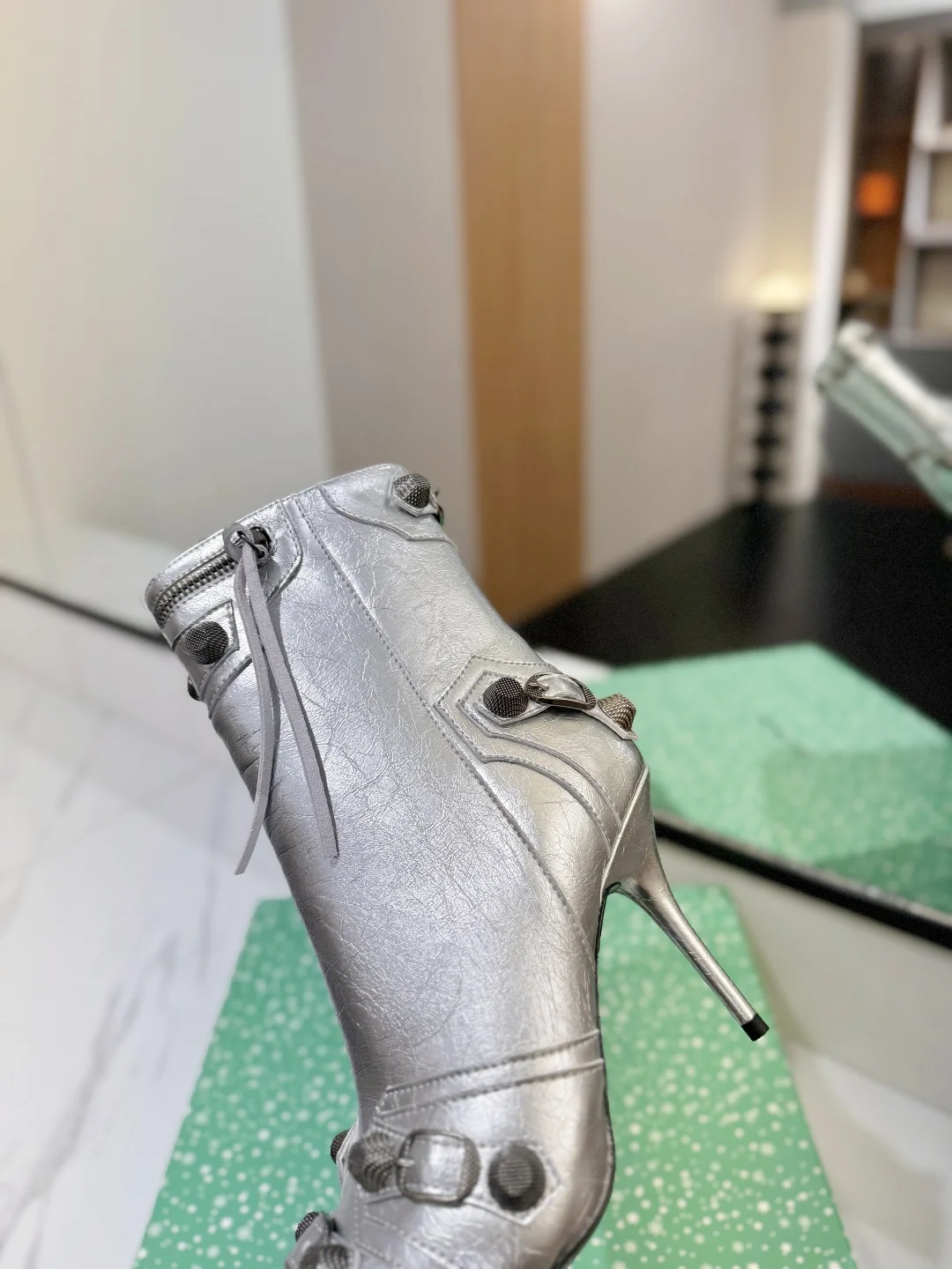 BALENCIAGA Booties Leather Silver D90202609111423 - Image 8