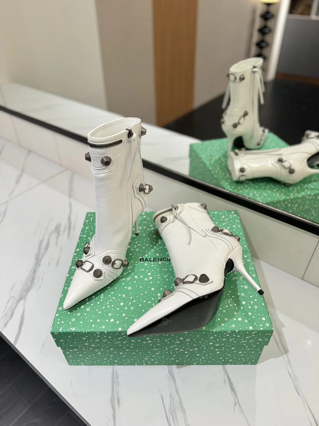 BALENCIAGA Booties Leather White-Silver D90202609111419 - Image 5