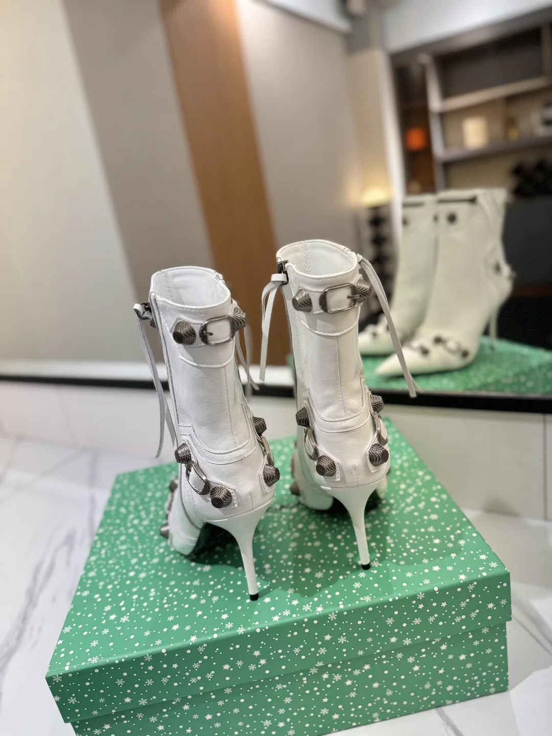 BALENCIAGA Booties Leather White-Silver D90202609111419 - Image 7