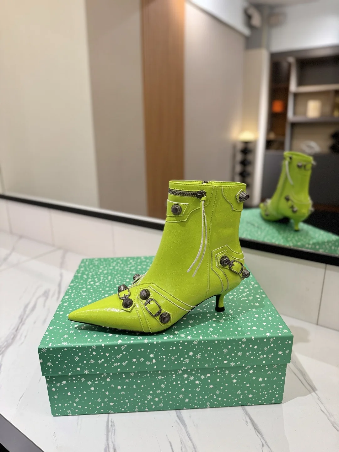 BALENCIAGA Booties Lime D90202609111411 - Image 4