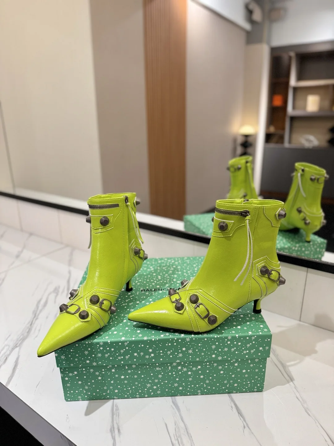 BALENCIAGA Booties Lime D90202609111411 - Image 6