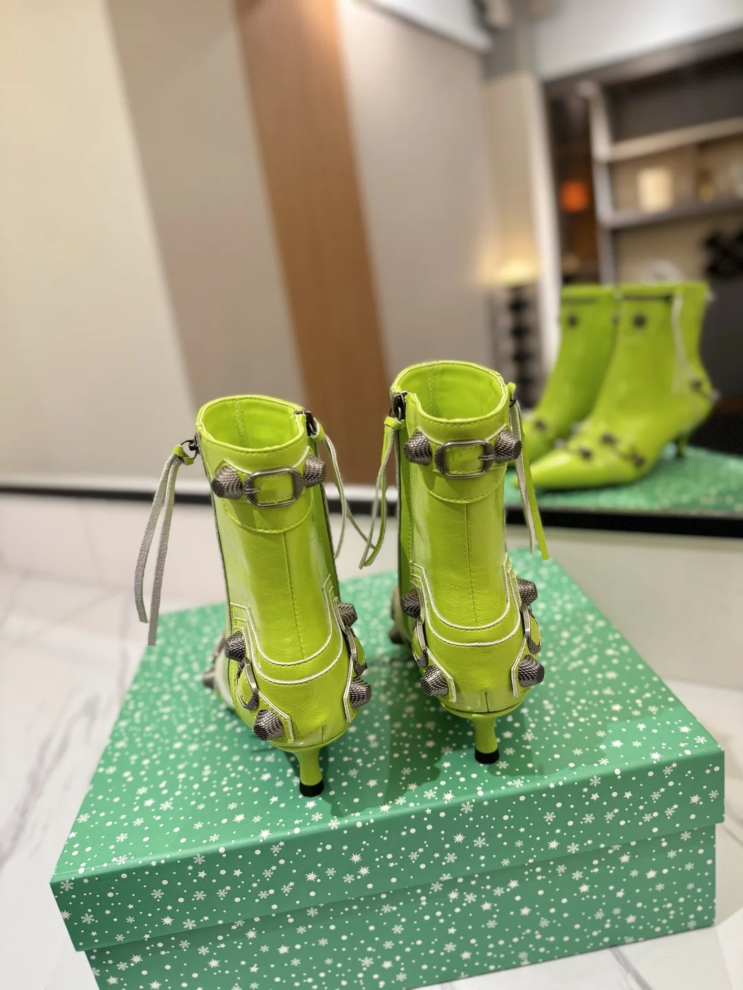BALENCIAGA Booties Lime D90202609111411 - Image 9