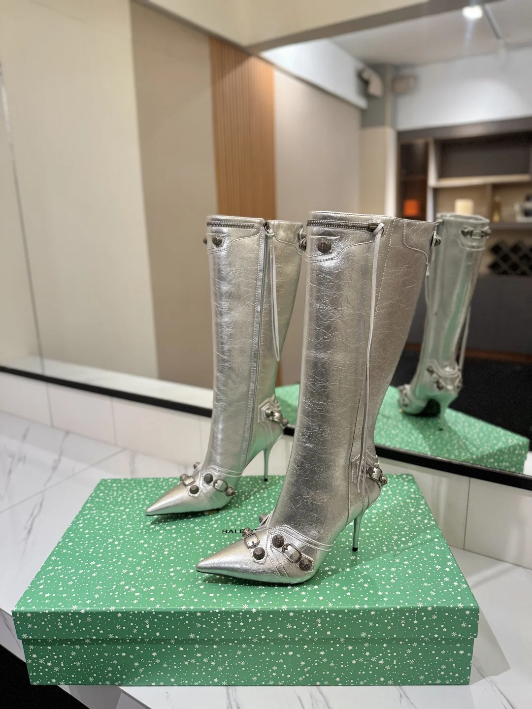 BALENCIAGA Boots Leather Silver-Gray E70202609111427 - Image 2