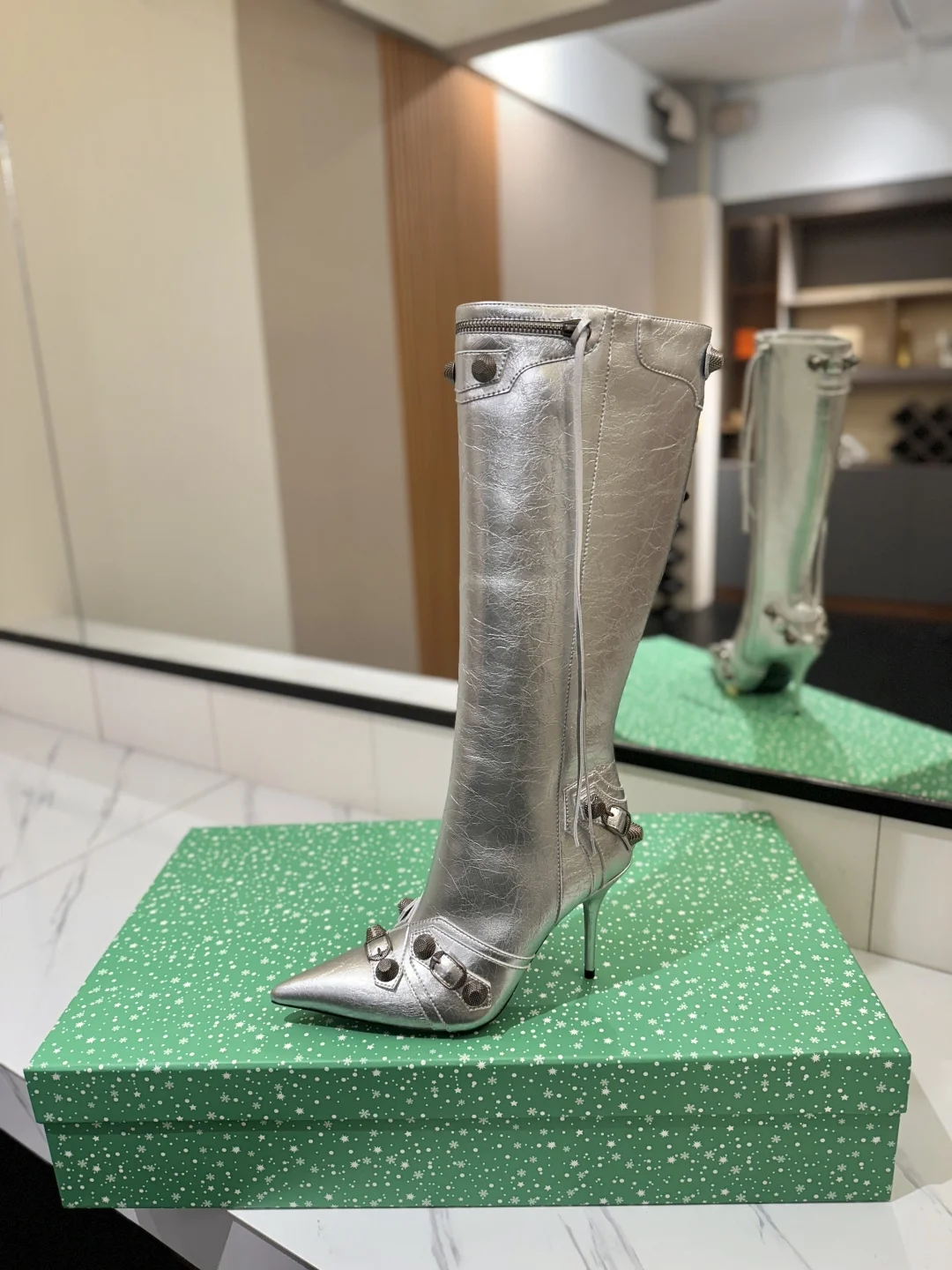 BALENCIAGA Boots Leather Silver-Gray E70202609111427 - Image 4