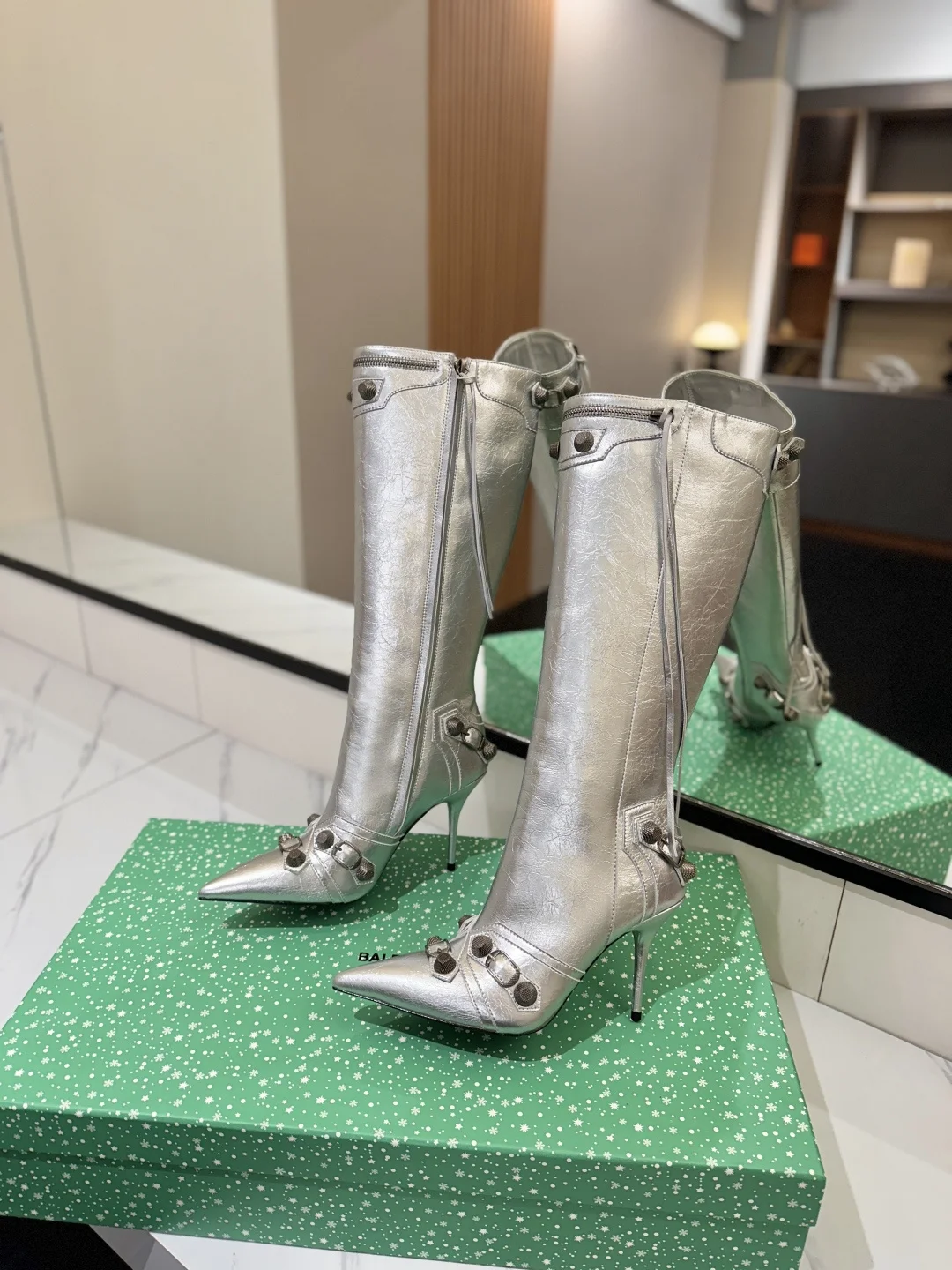 BALENCIAGA Boots Leather Silver-Gray E70202609111427 - Image 5