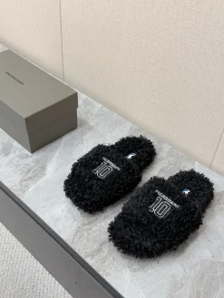 BALENCIAGA Slippers Black A90202609111388