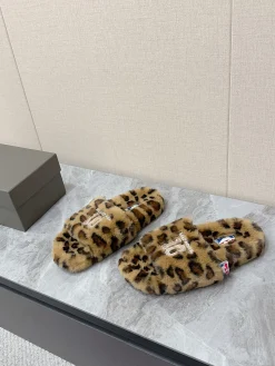 Alternative view of BALENCIAGA Slippers Brown-Black A90202609111389
