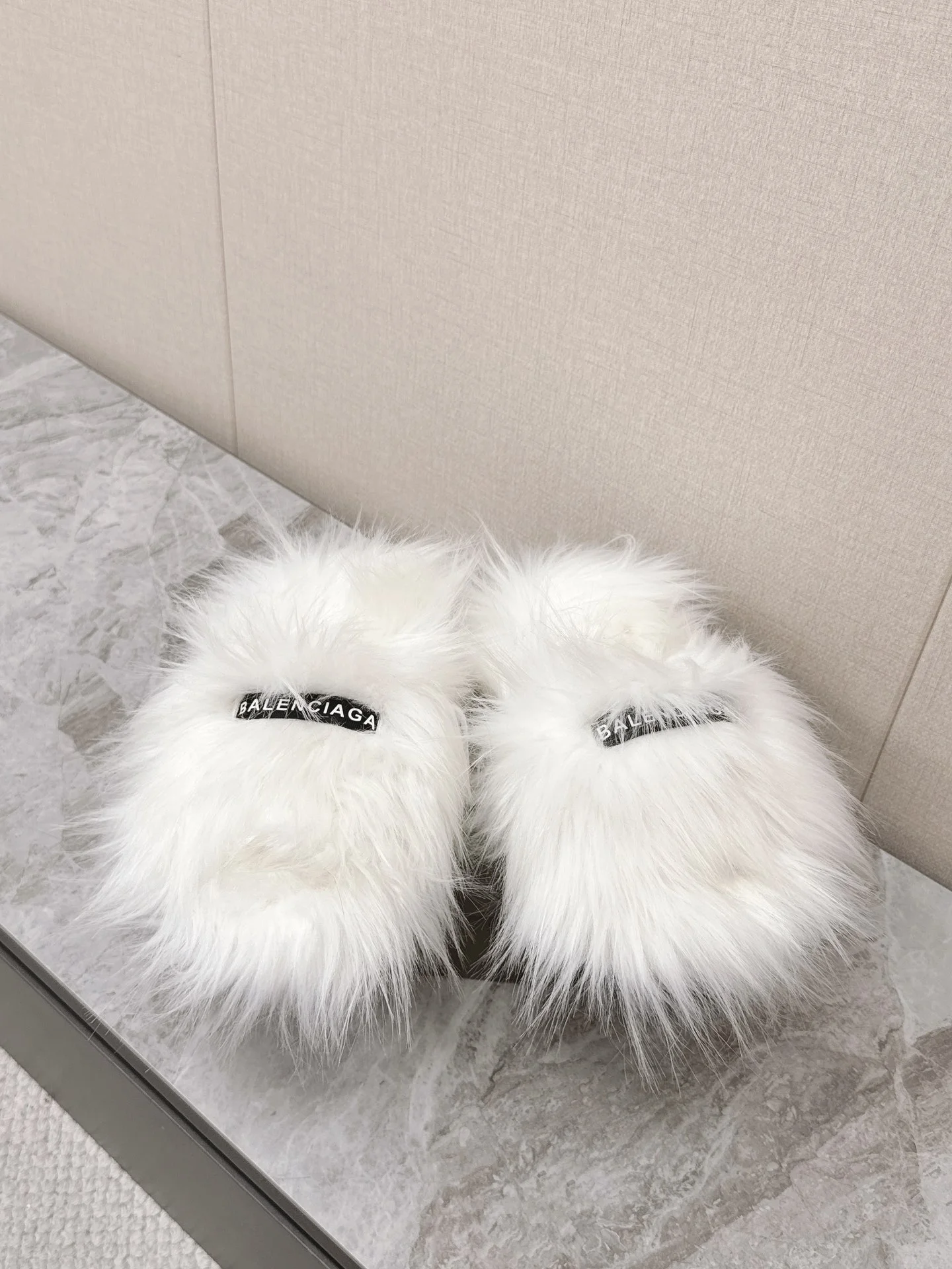 BALENCIAGA Slippers Faux Fur White-Black EU35-40 B20202609111384 - Image 5