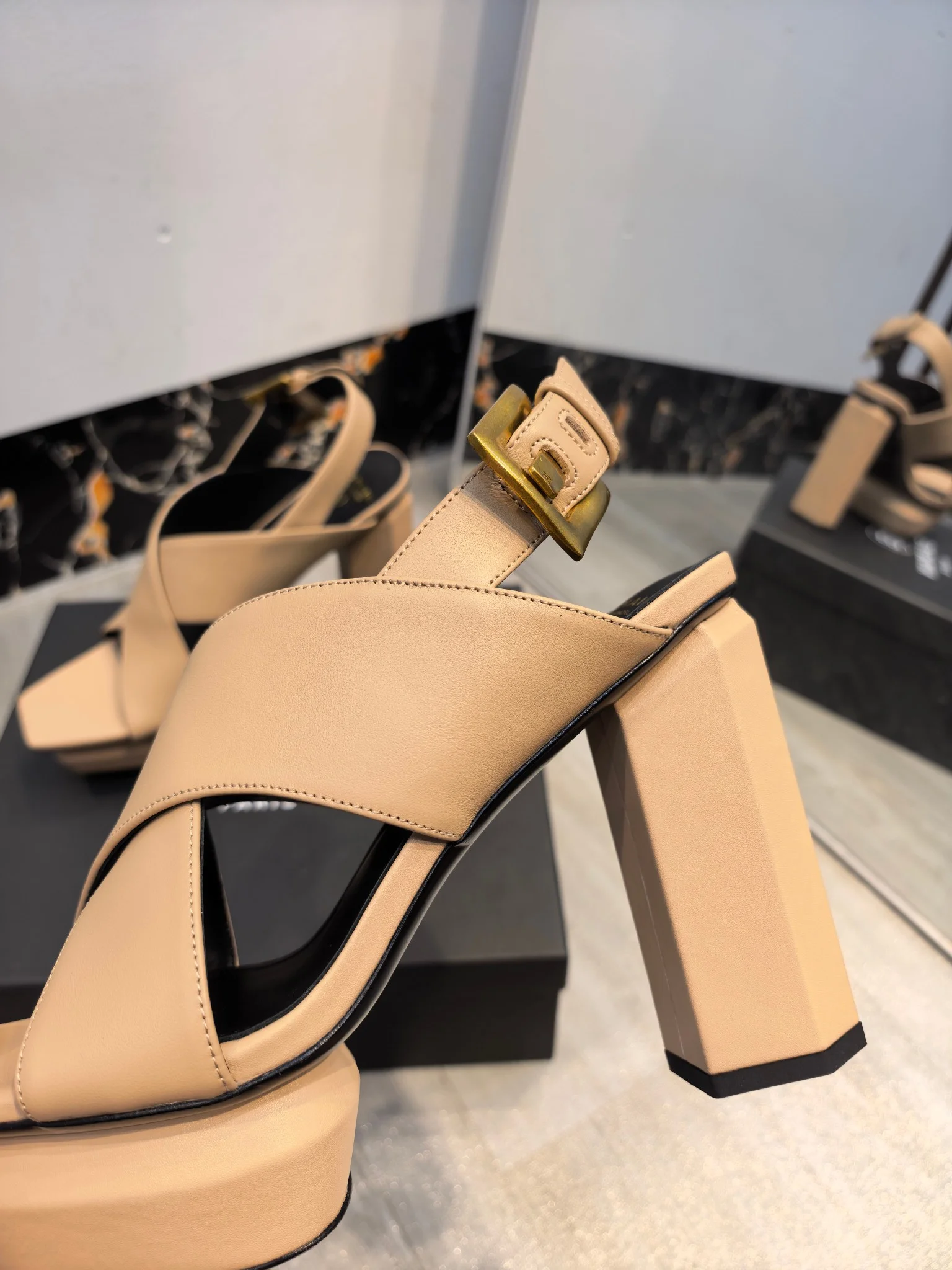 BALMAIN Sandals Calfskin Leather Beige-Gold EU36-42 C60202609110190 - Image 5