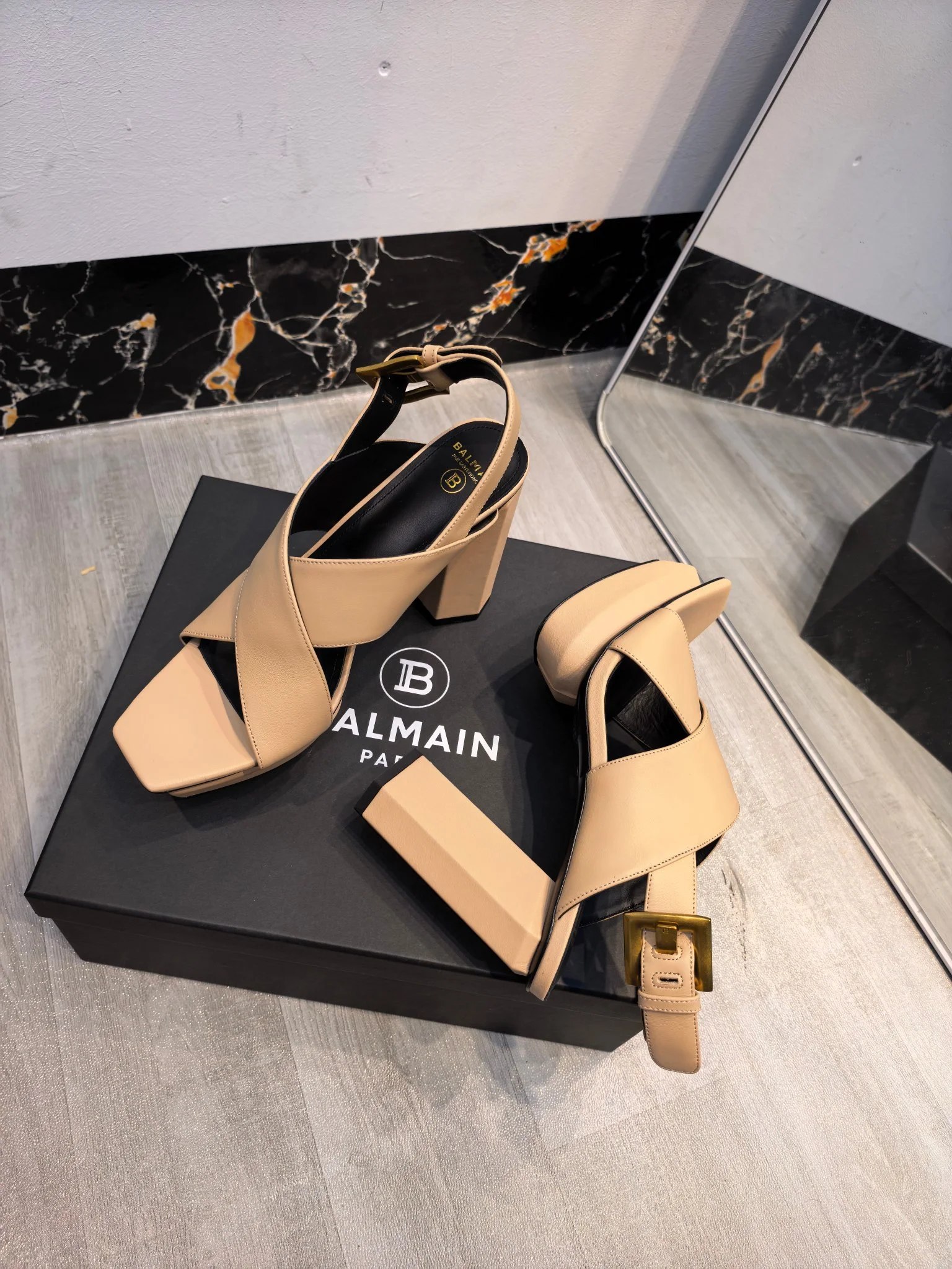 BALMAIN Sandals Calfskin Leather Beige-Gold EU36-42 C60202609110190 - Image 7