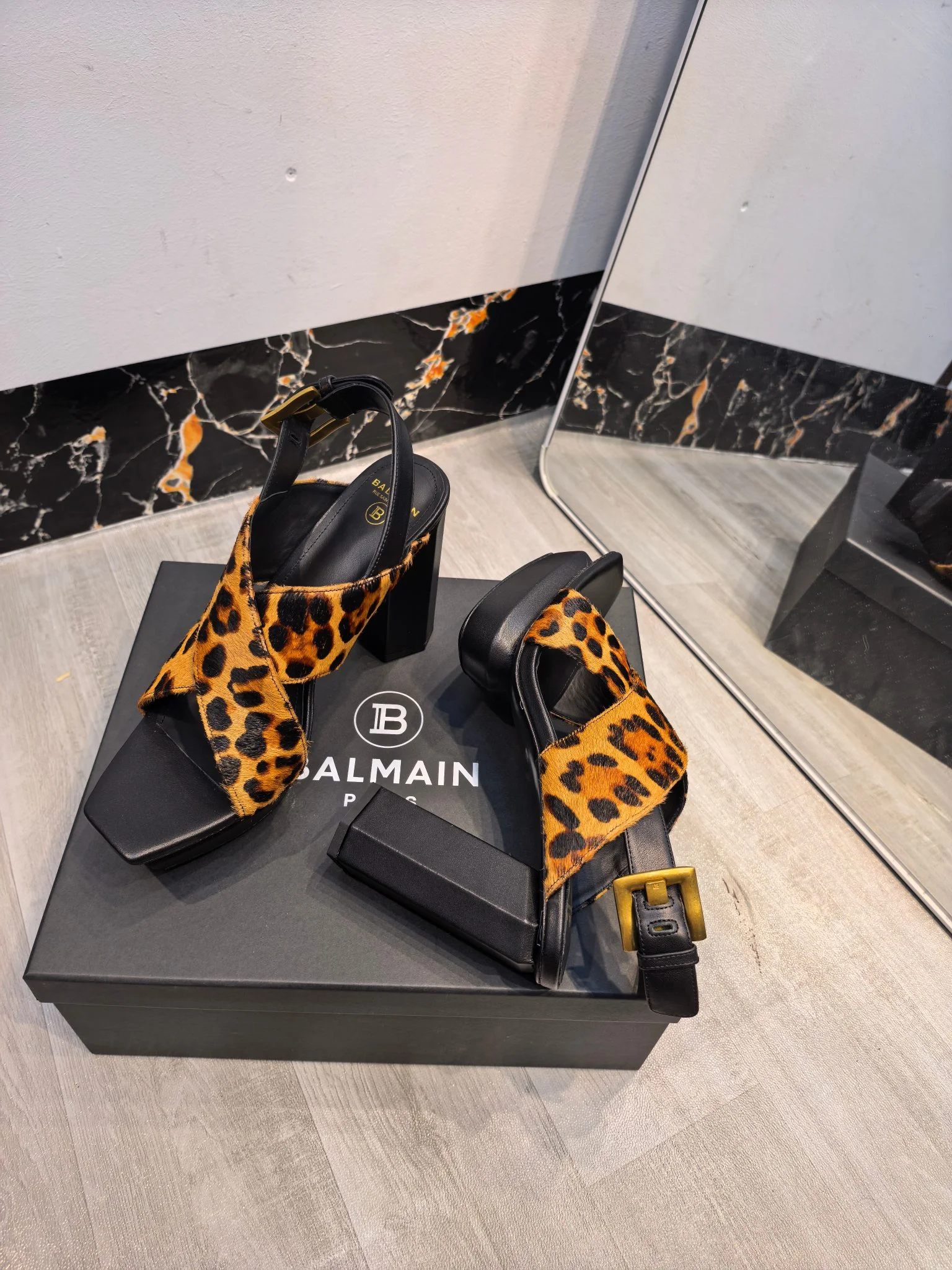 BALMAIN Sandals Horsehair Brown-Black EU36-42 C60202609110187 - Image 7