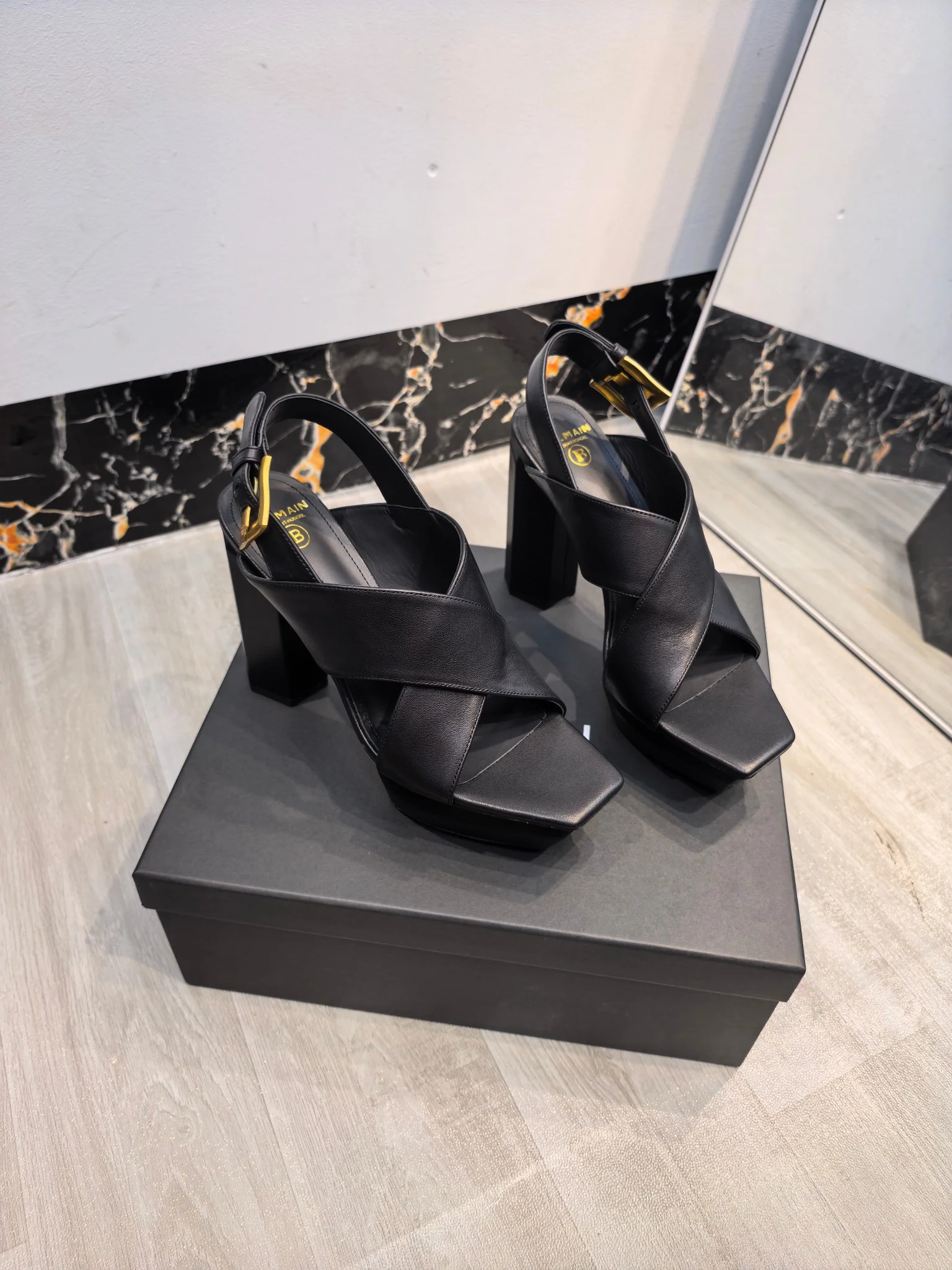 BALMAIN Sandals Leather Black-Gold EU36-42 C60202609110192 - Image 2