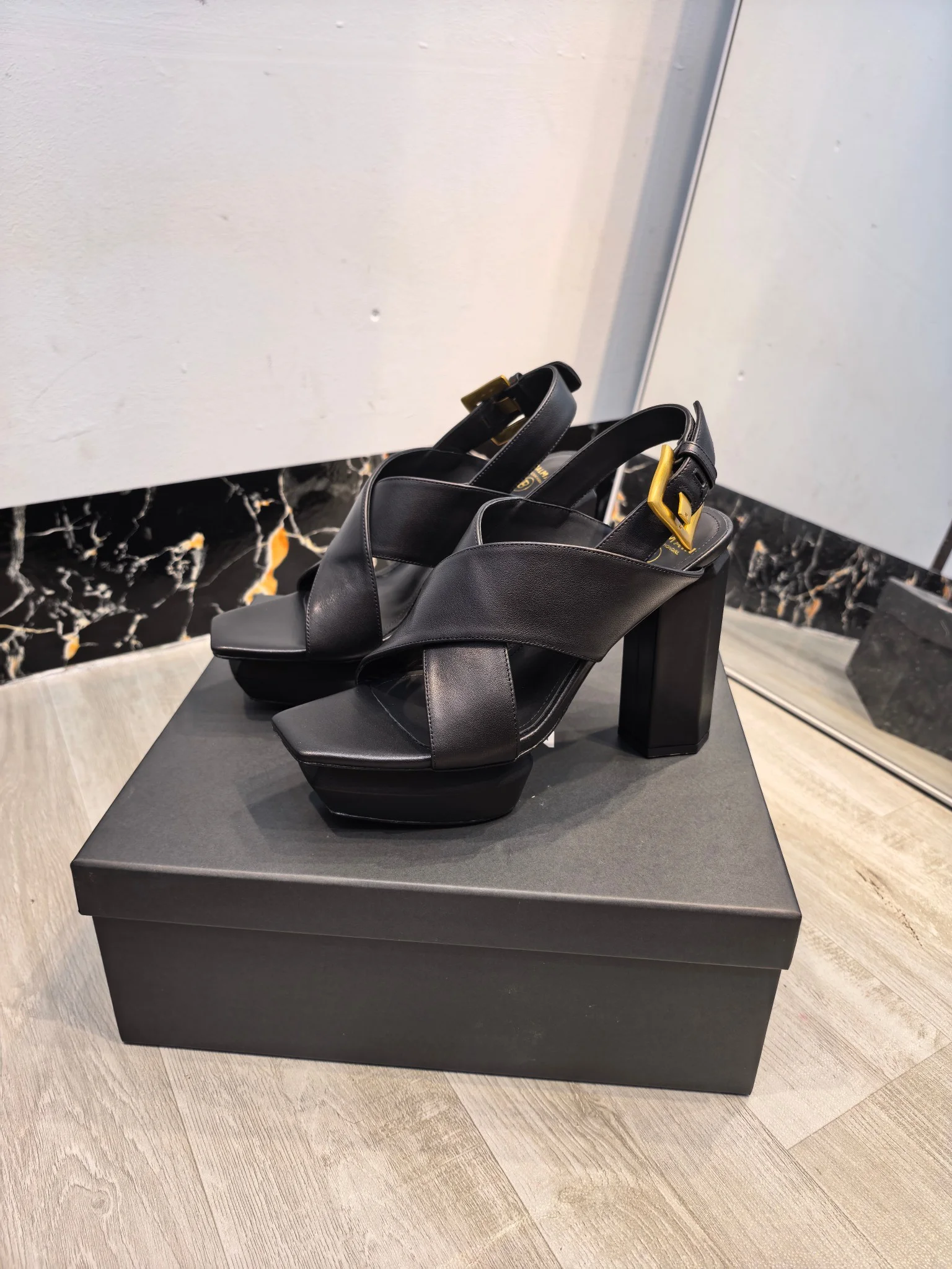 BALMAIN Sandals Leather Black-Gold EU36-42 C60202609110192 - Image 3