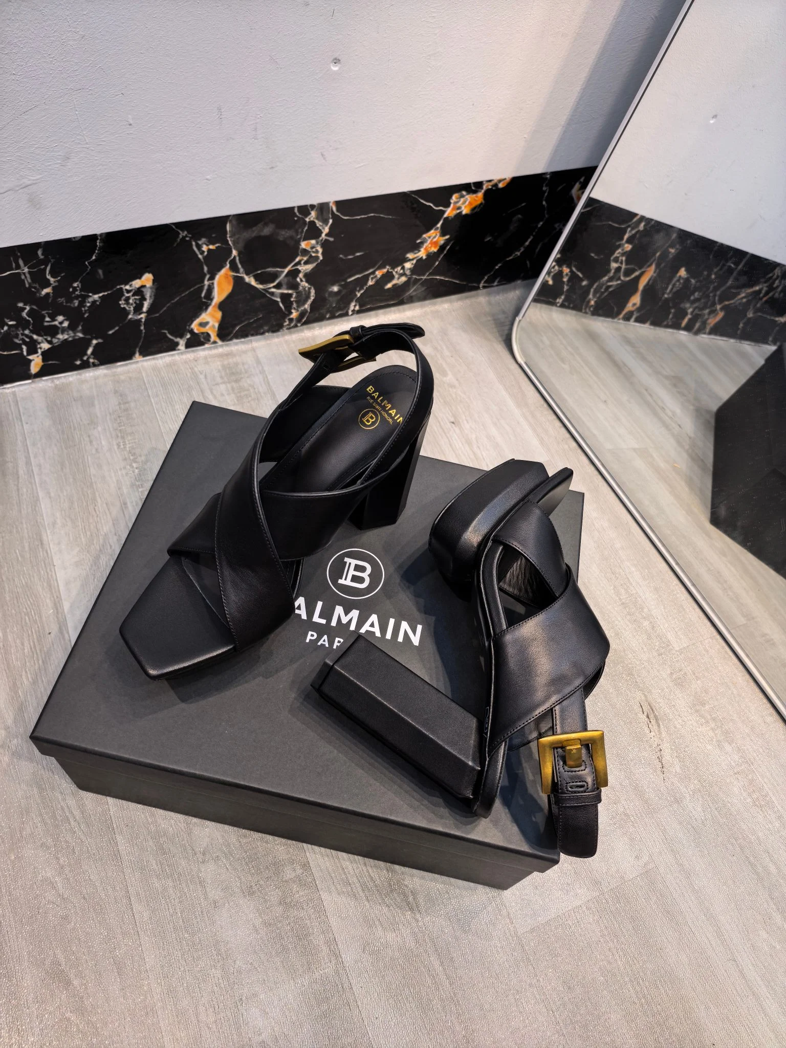 BALMAIN Sandals Leather Black-Gold EU36-42 C60202609110192 - Image 7