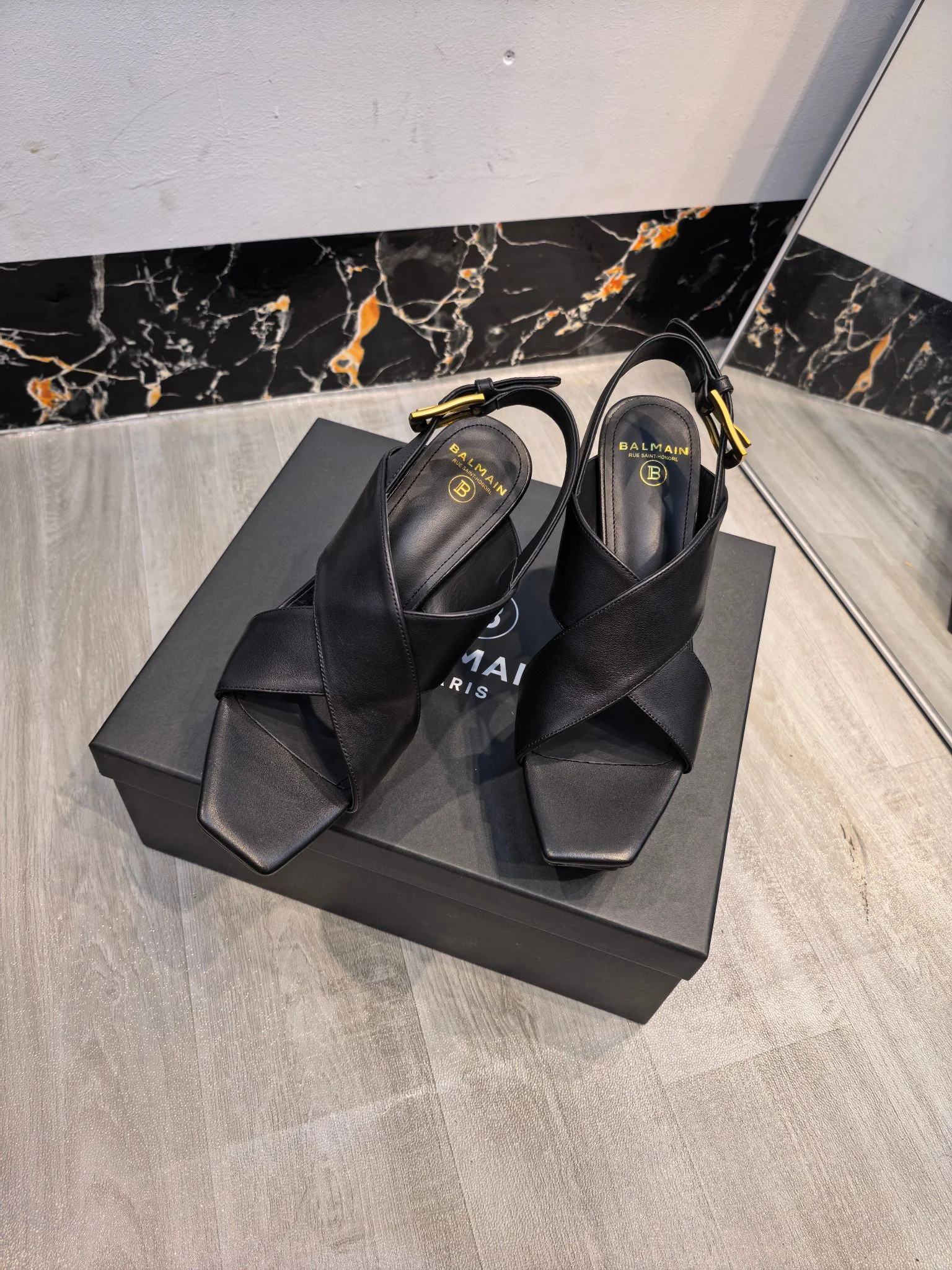 BALMAIN Sandals Leather Black-Gold EU36-42 C60202609110192 - Image 8
