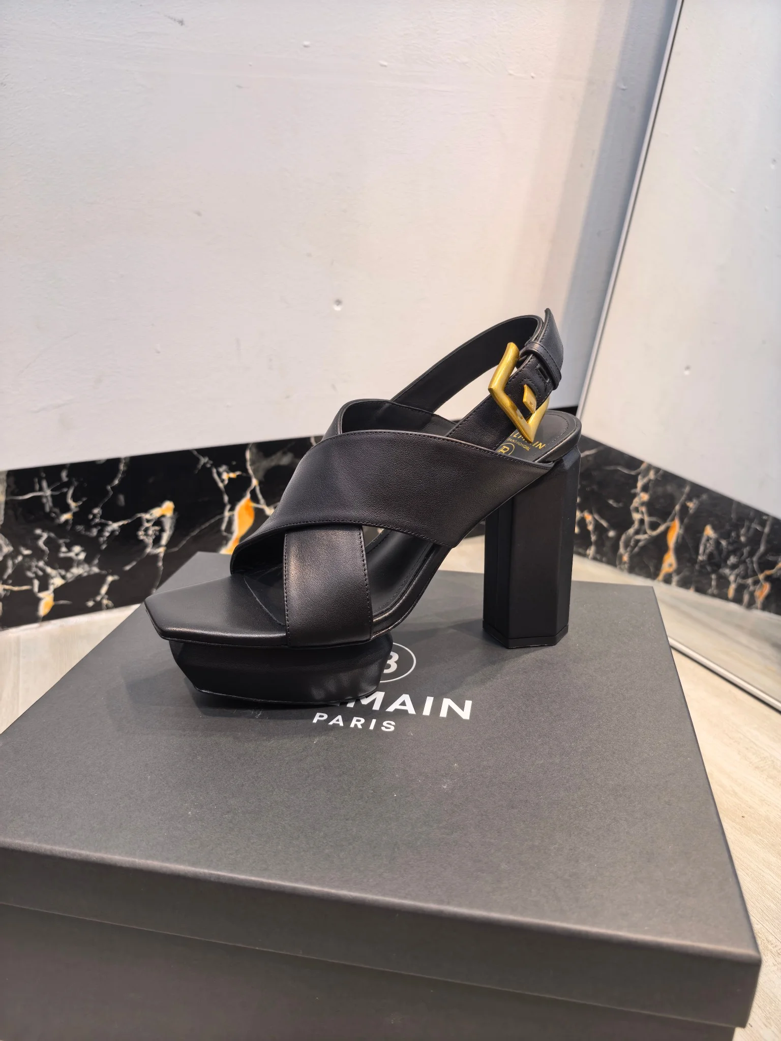 BALMAIN Sandals Leather Black-Gold EU36-42 C60202609110192 - Image 9