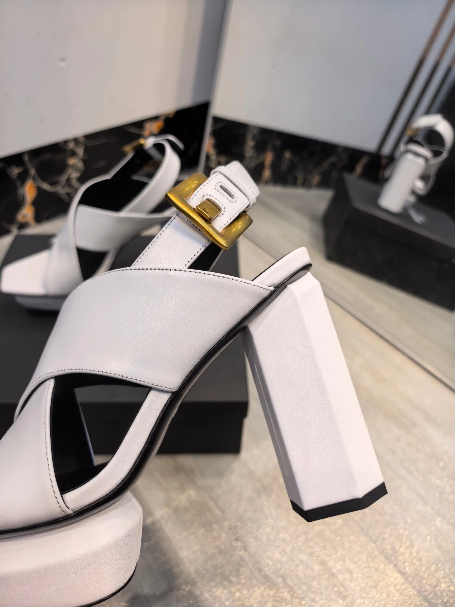 BALMAIN Sandals Leather White-Gold EU36-42 C60202609110189 - Image 5