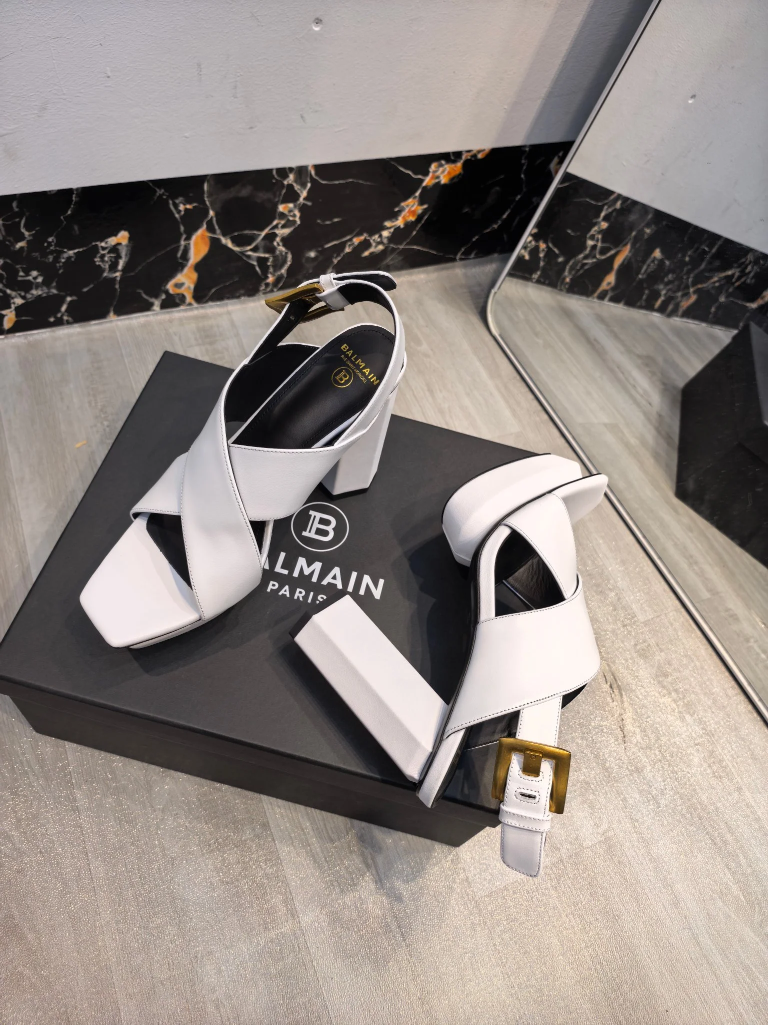 BALMAIN Sandals Leather White-Gold EU36-42 C60202609110189 - Image 7
