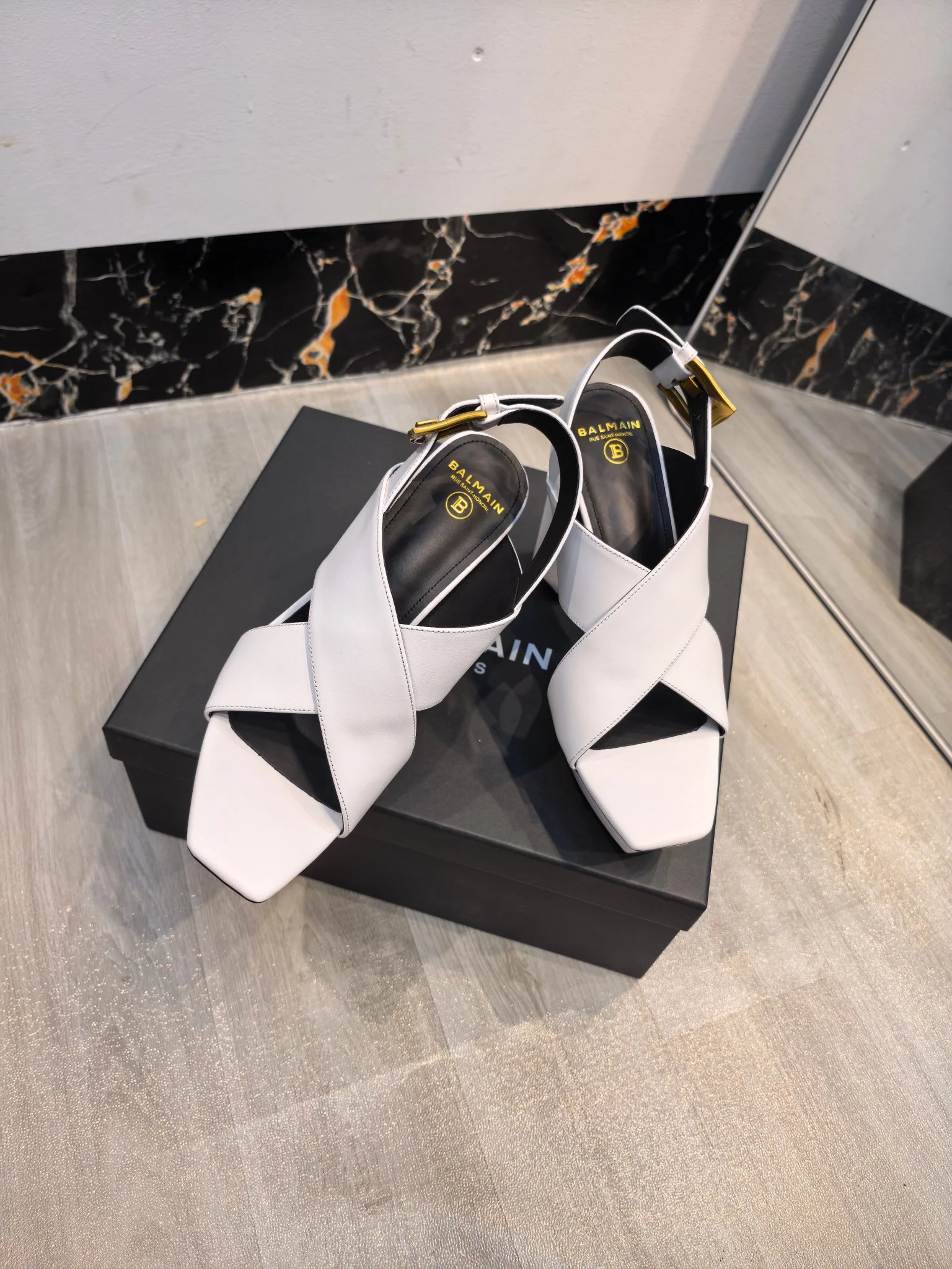 BALMAIN Sandals Leather White-Gold EU36-42 C60202609110189 - Image 8
