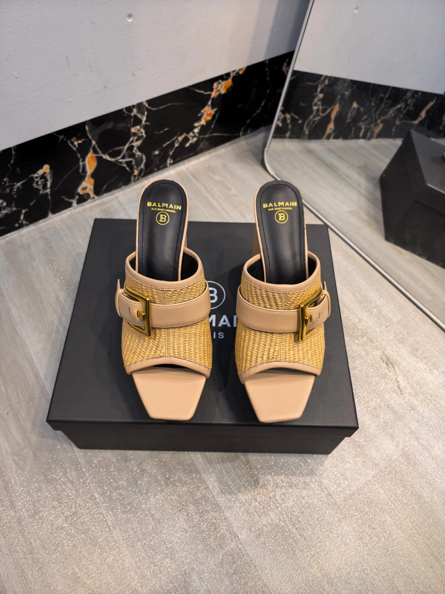 BALMAIN Slides Leather Beige-Gold EU36-42 C60202609110182