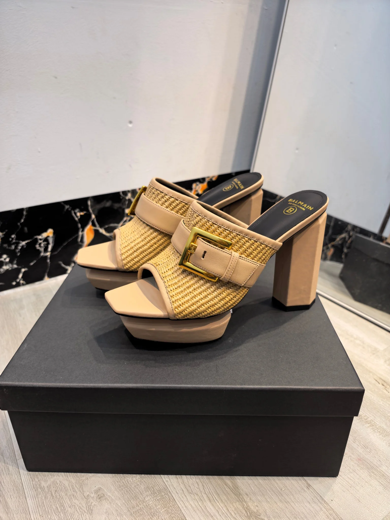 BALMAIN Slides Leather Beige-Gold EU36-42 C60202609110182 - Image 3