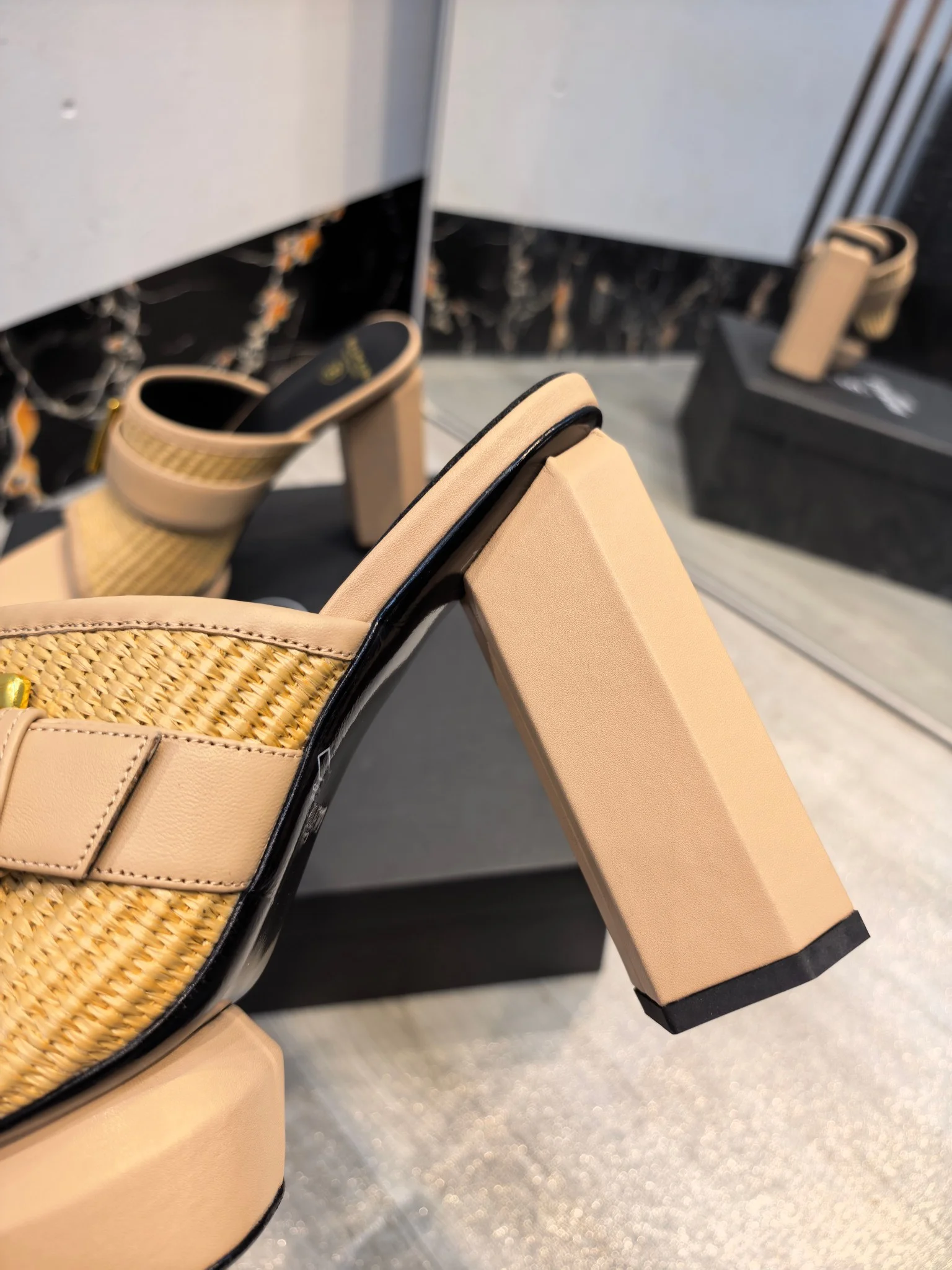 BALMAIN Slides Leather Beige-Gold EU36-42 C60202609110182 - Image 5