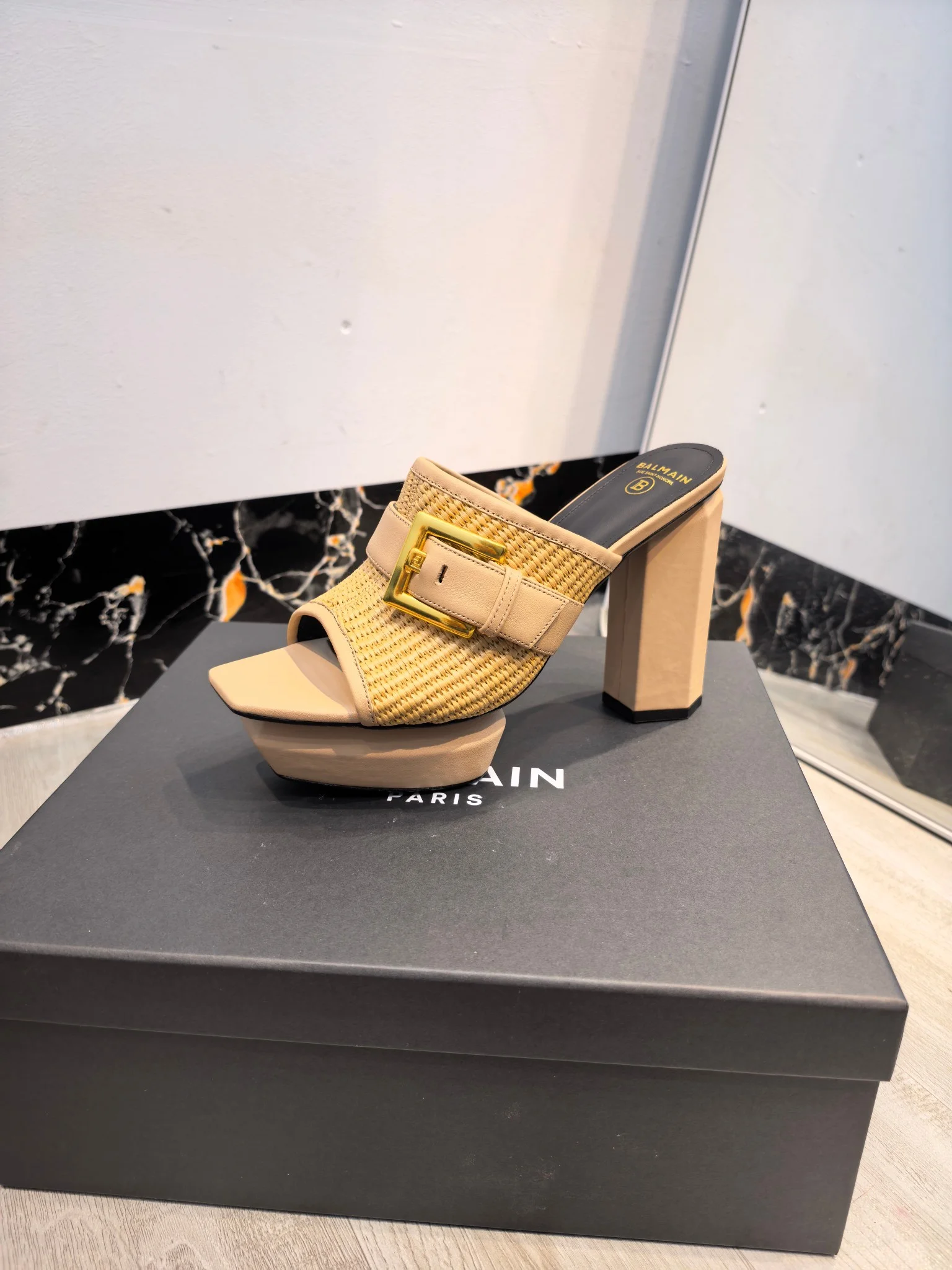 BALMAIN Slides Leather Beige-Gold EU36-42 C60202609110182 - Image 9