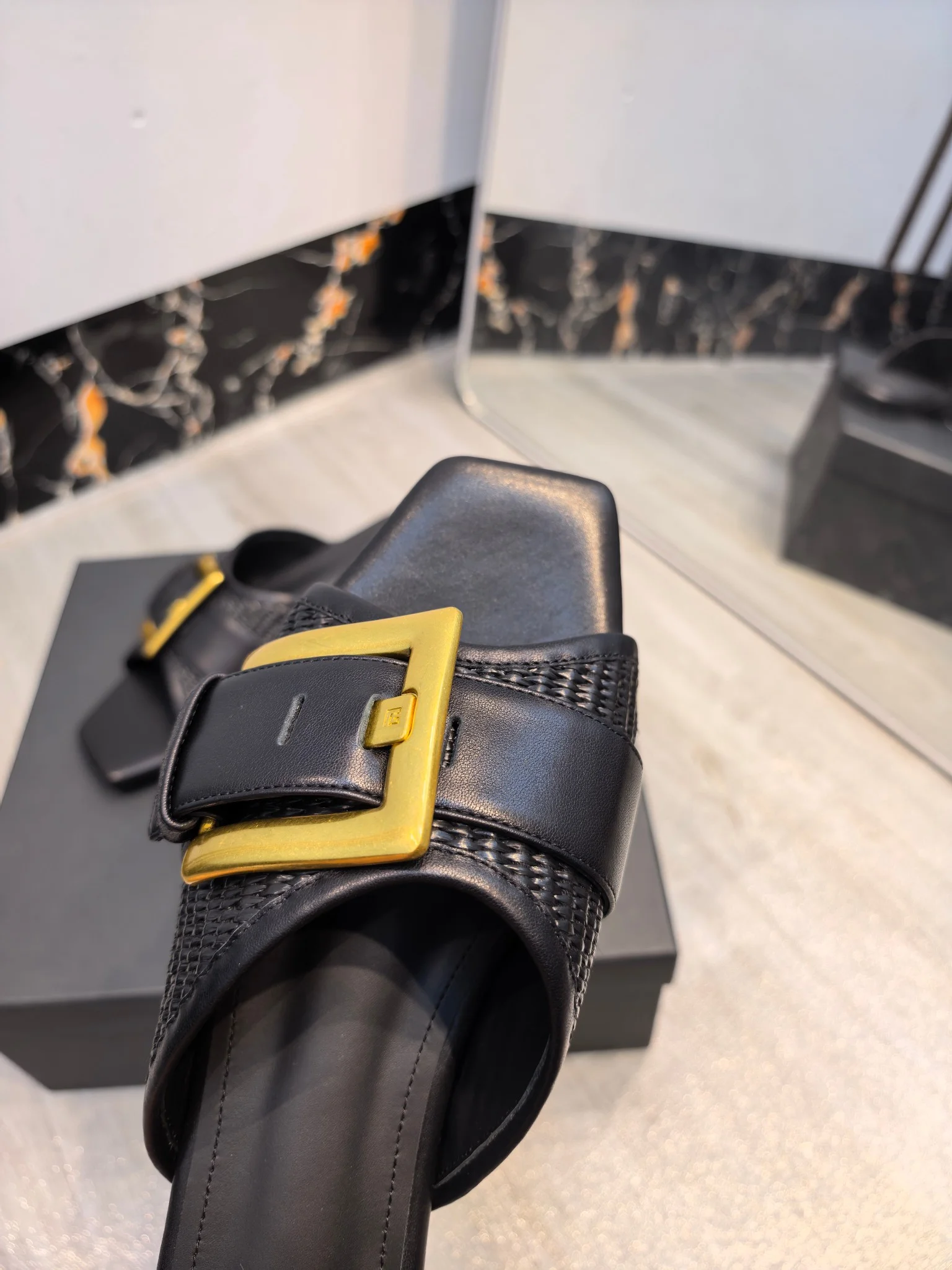 BALMAIN Slides Leather Black-Gold EU36-42 C00202609110179 - Image 4