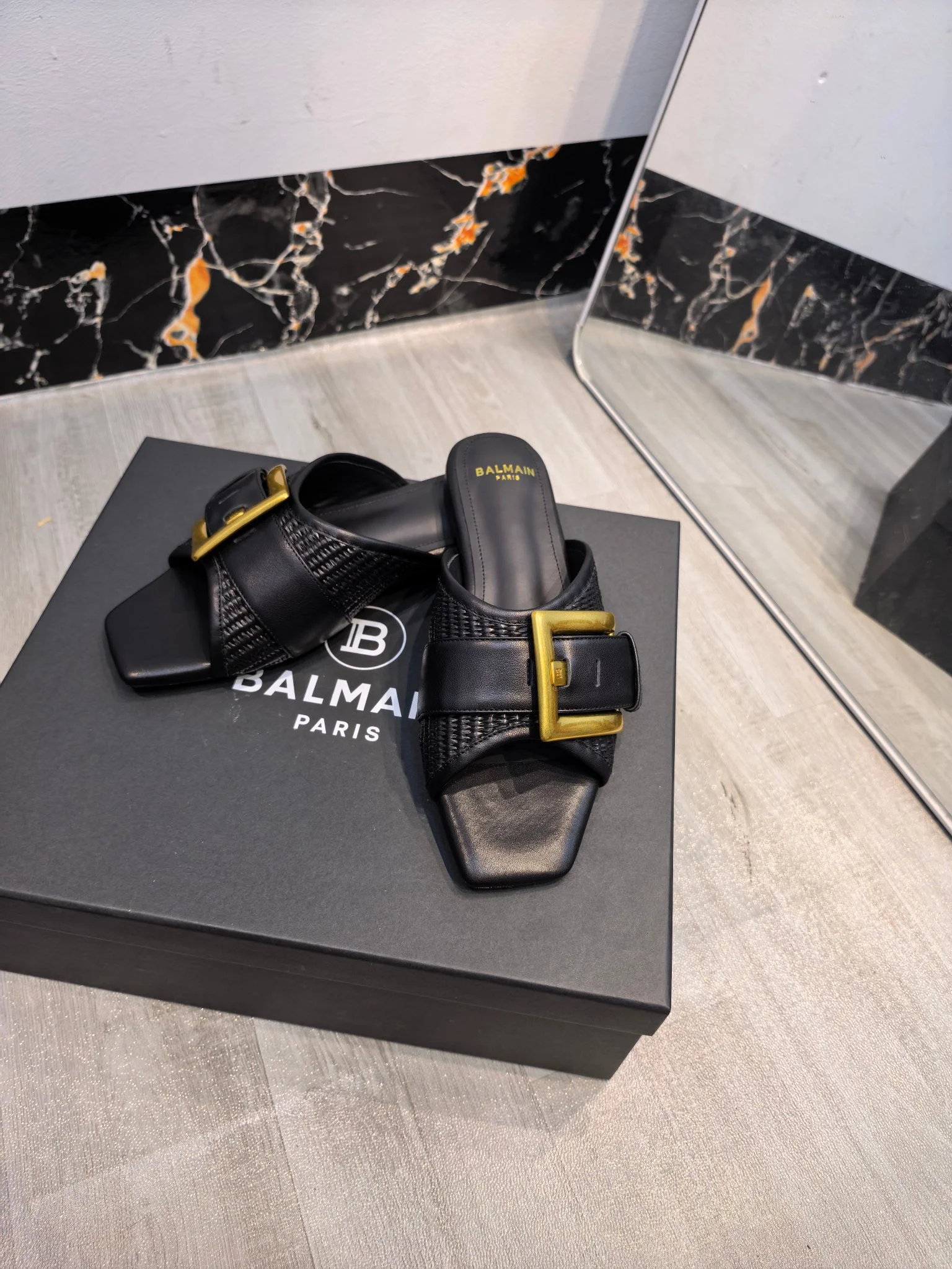 BALMAIN Slides Leather Black-Gold EU36-42 C00202609110179 - Image 7