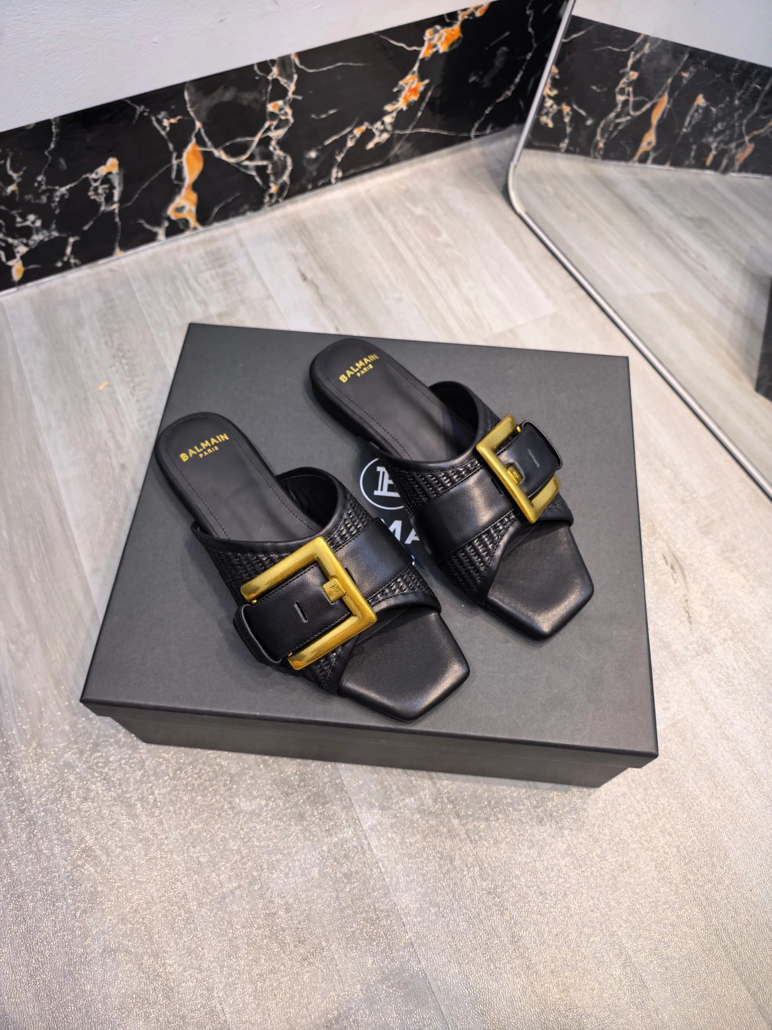 BALMAIN Slides Leather Black-Gold EU36-42 C00202609110179 - Image 9