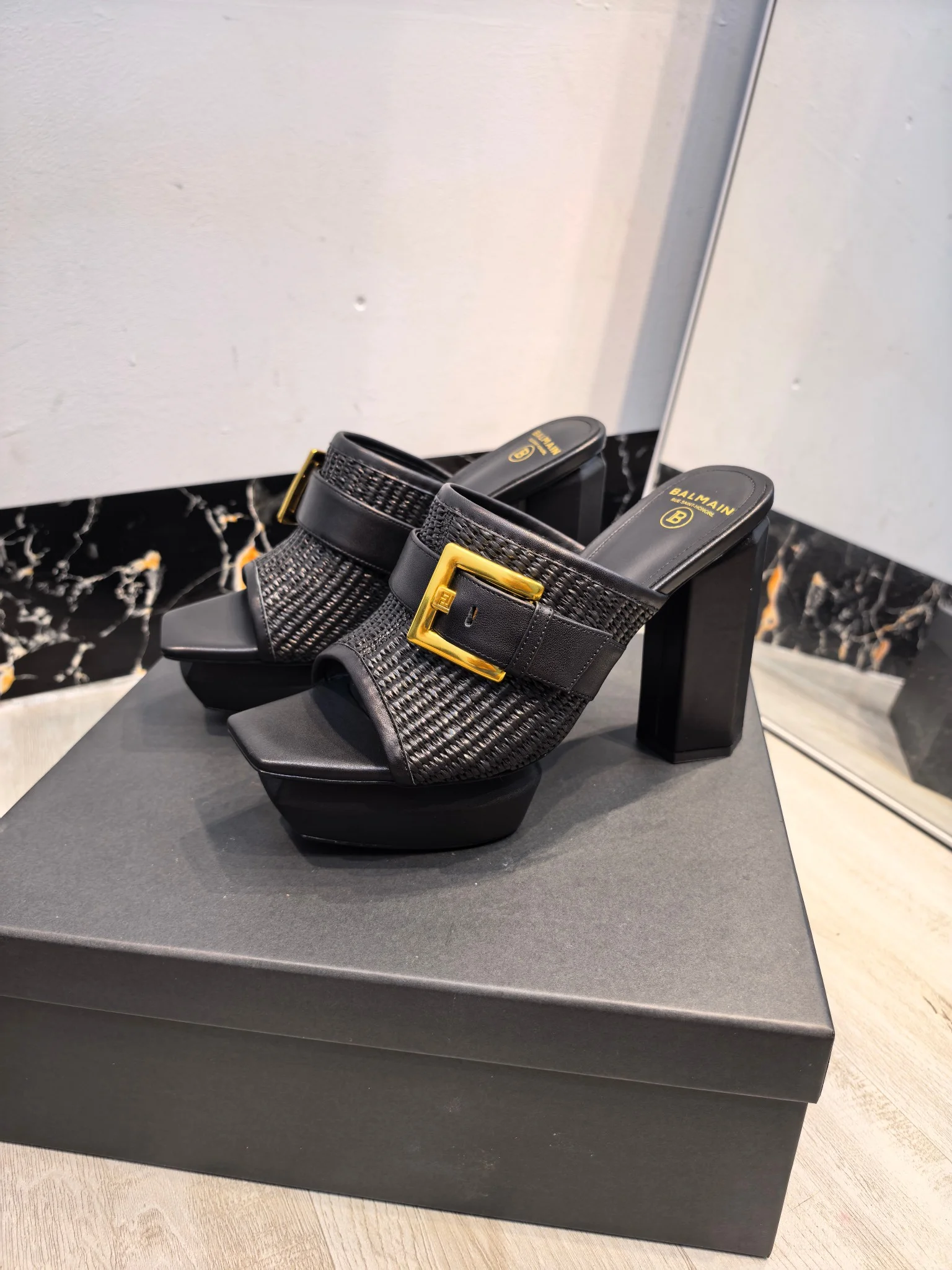 BALMAIN Slides Leather Black-Gold EU36-42 C60202609110184 - Image 3