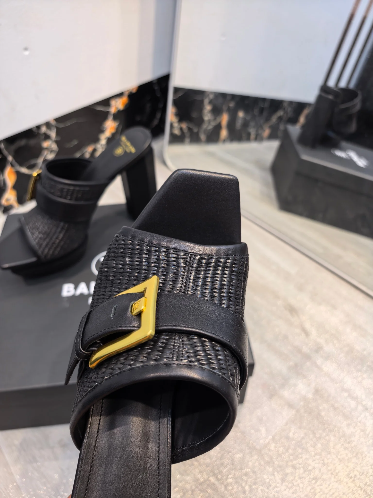 BALMAIN Slides Leather Black-Gold EU36-42 C60202609110184 - Image 4