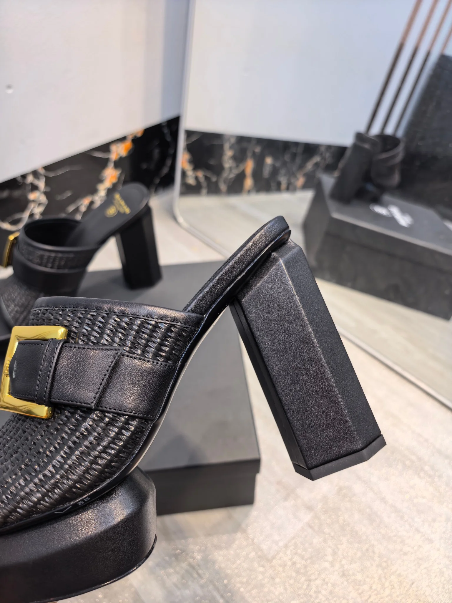 BALMAIN Slides Leather Black-Gold EU36-42 C60202609110184 - Image 5
