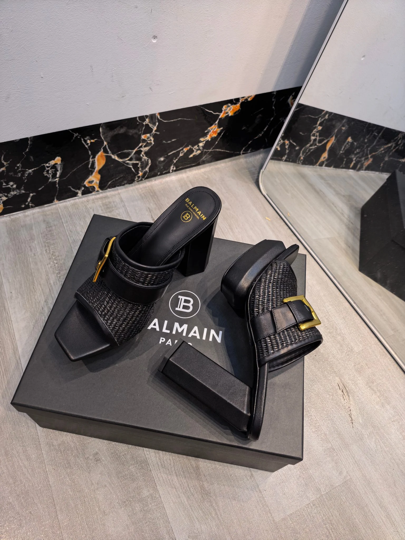 BALMAIN Slides Leather Black-Gold EU36-42 C60202609110184 - Image 7