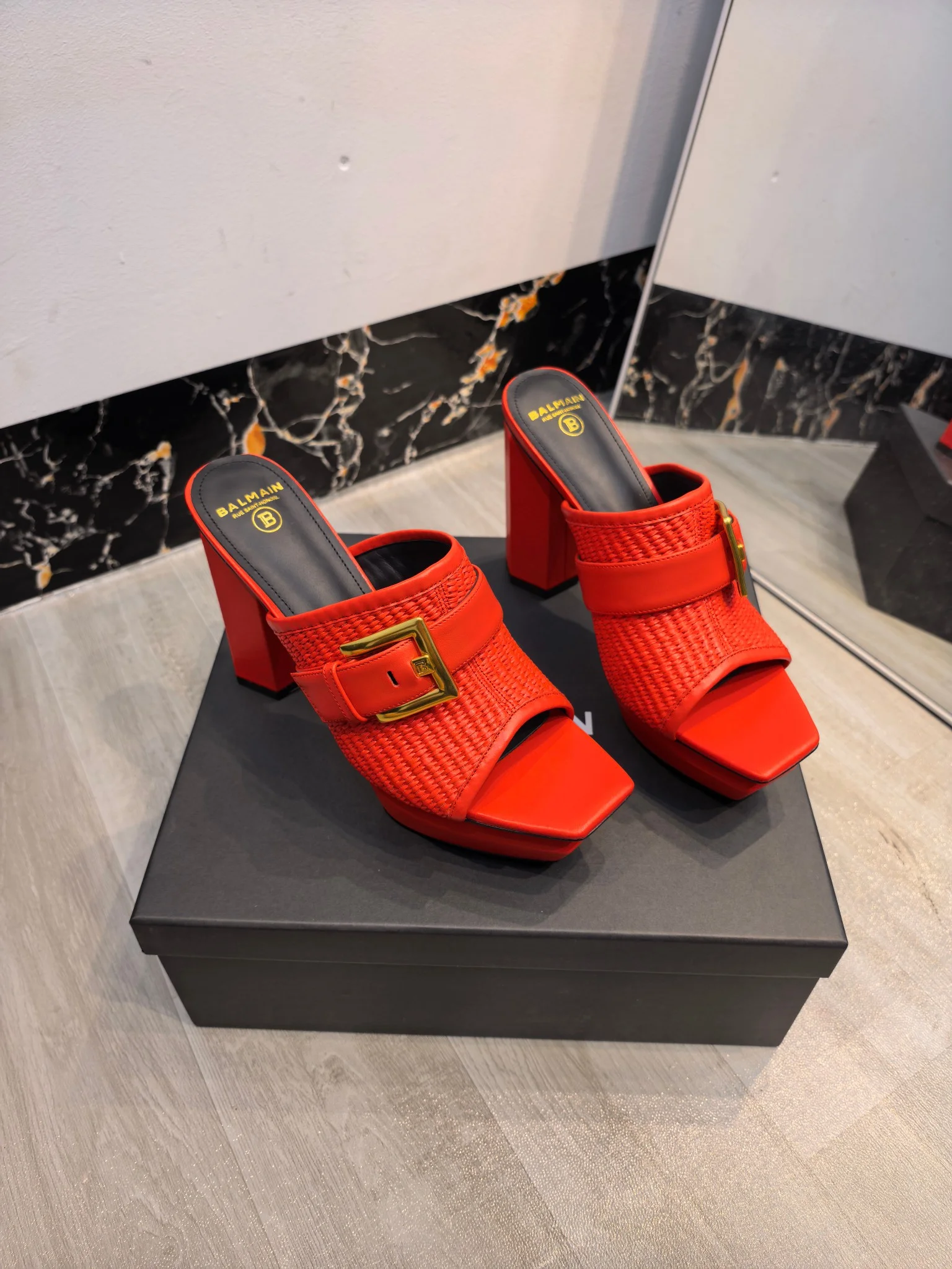 BALMAIN Slides Leather Red-Gold EU36-42 C60202609110186 - Image 2