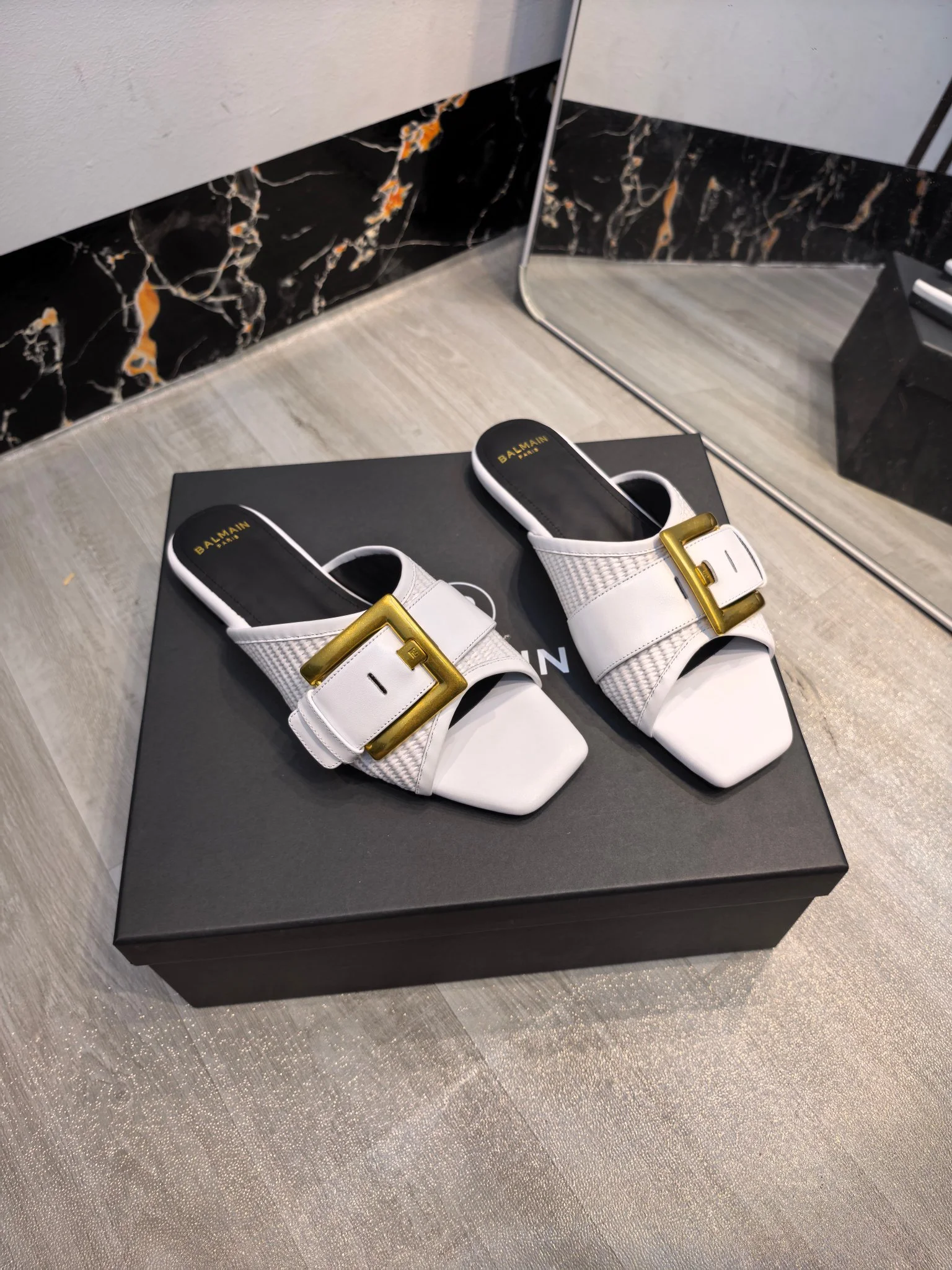 BALMAIN Slides Leather White-Gold EU36-42 C00202609110181 - Image 2
