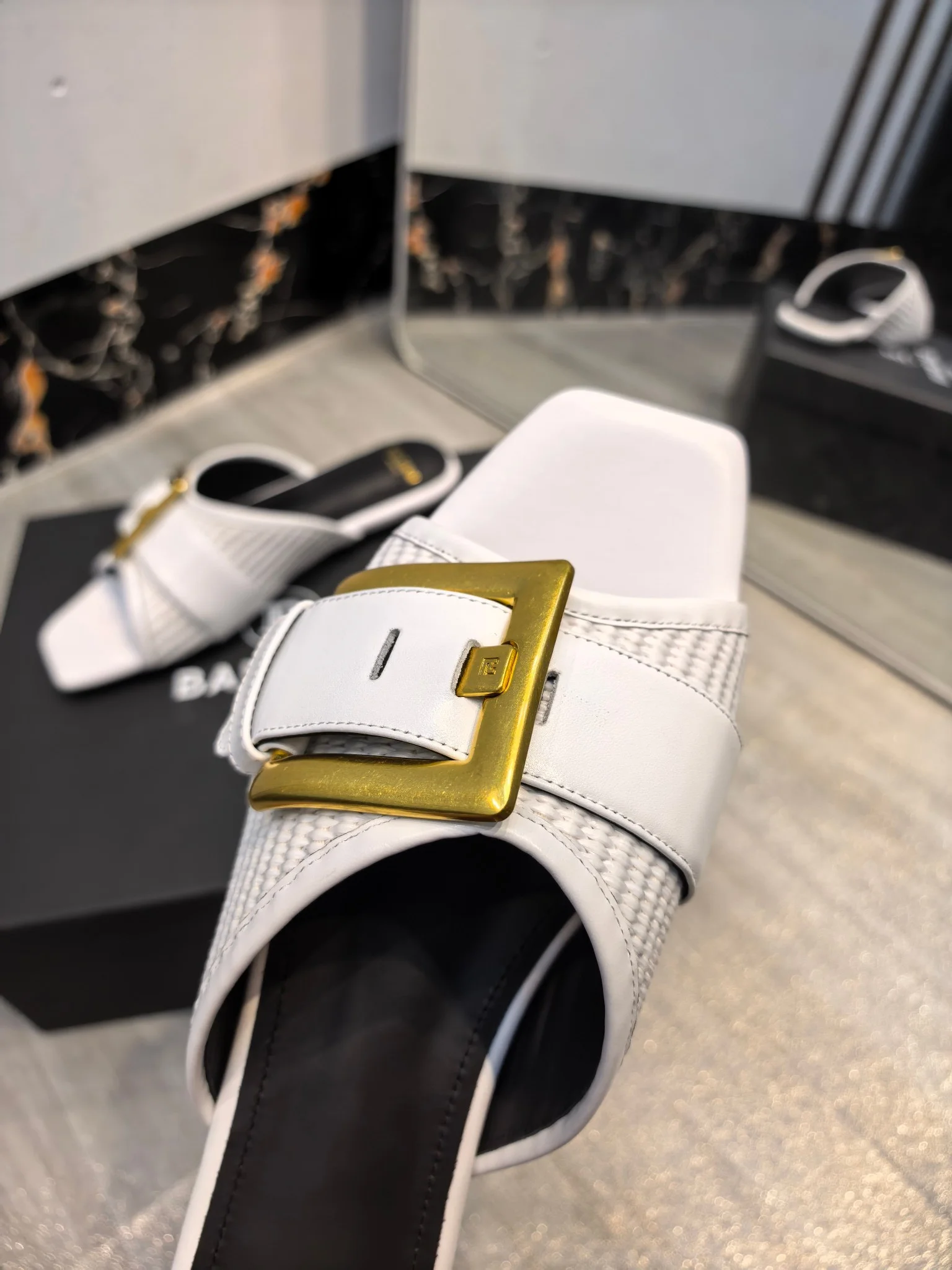 BALMAIN Slides Leather White-Gold EU36-42 C00202609110181 - Image 4