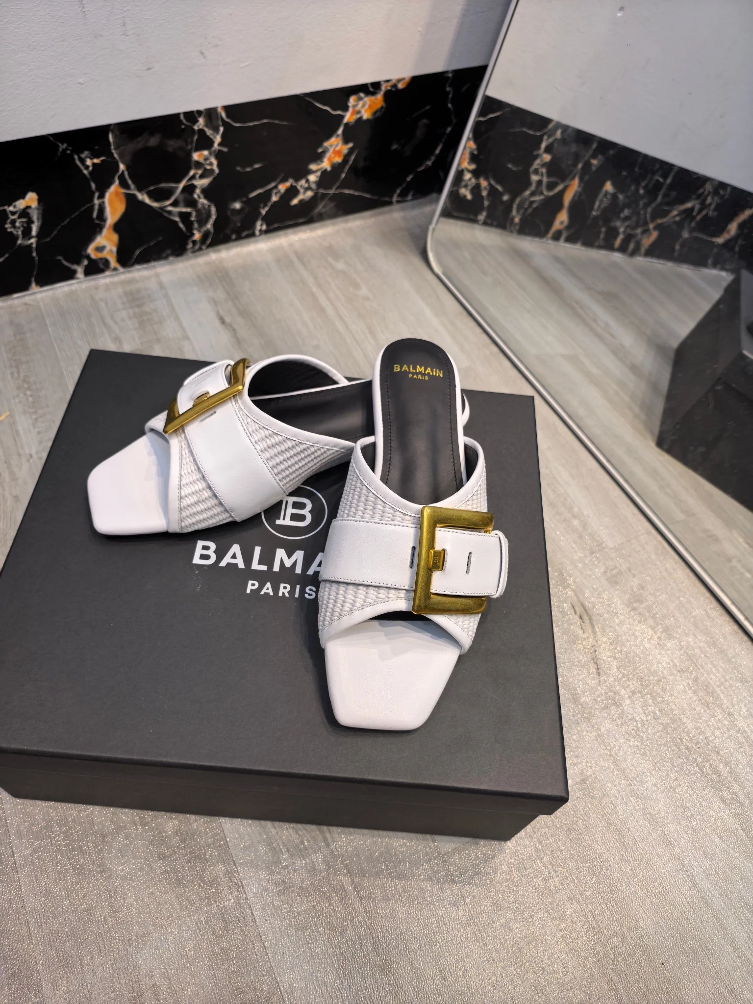 BALMAIN Slides Leather White-Gold EU36-42 C00202609110181 - Image 7