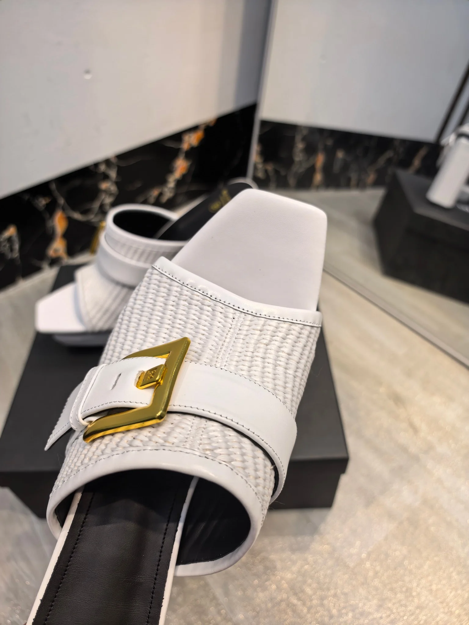 BALMAIN Slides Leather White-Gold EU36-42 C60202609110185 - Image 4