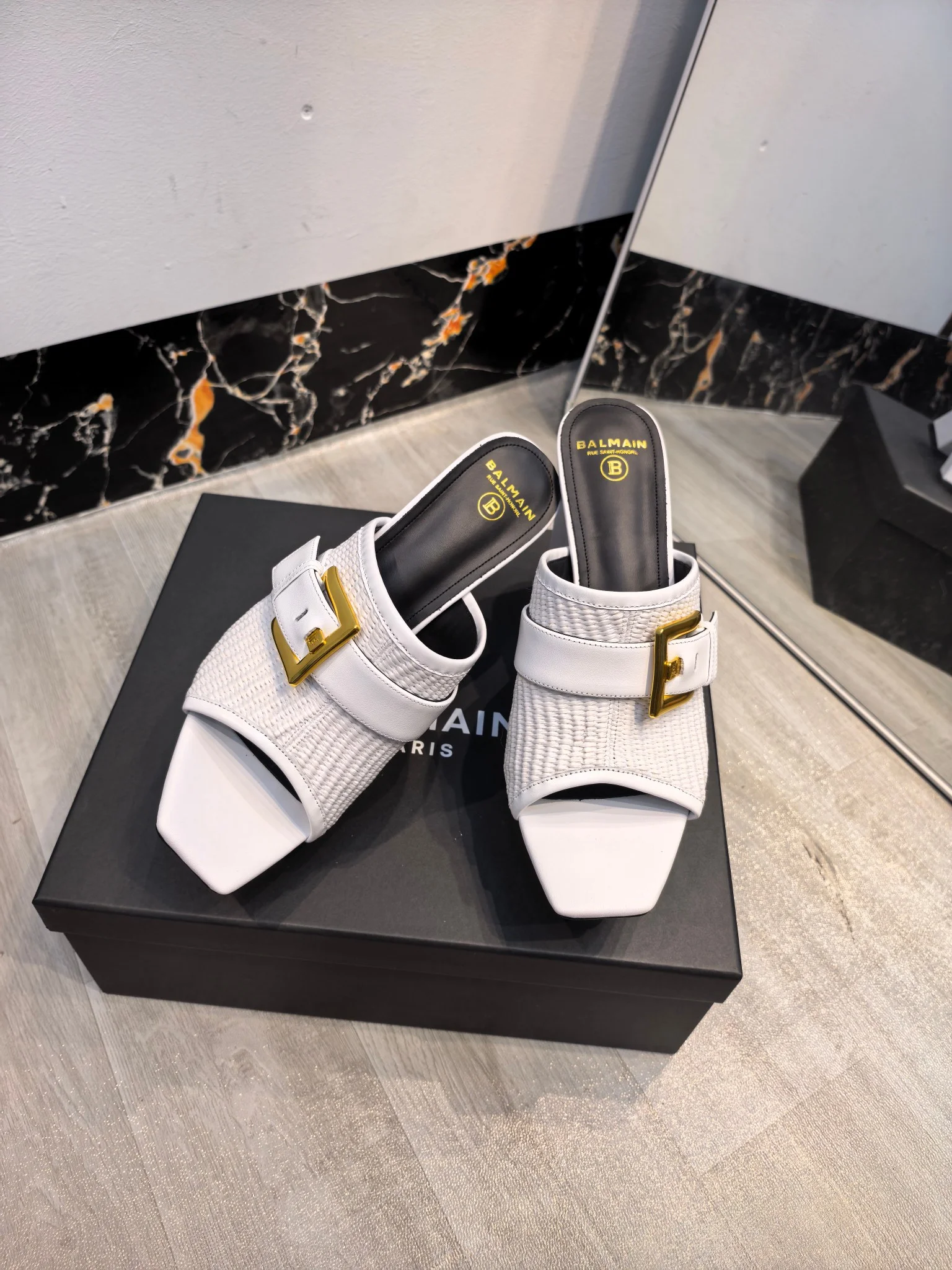 BALMAIN Slides Leather White-Gold EU36-42 C60202609110185 - Image 8