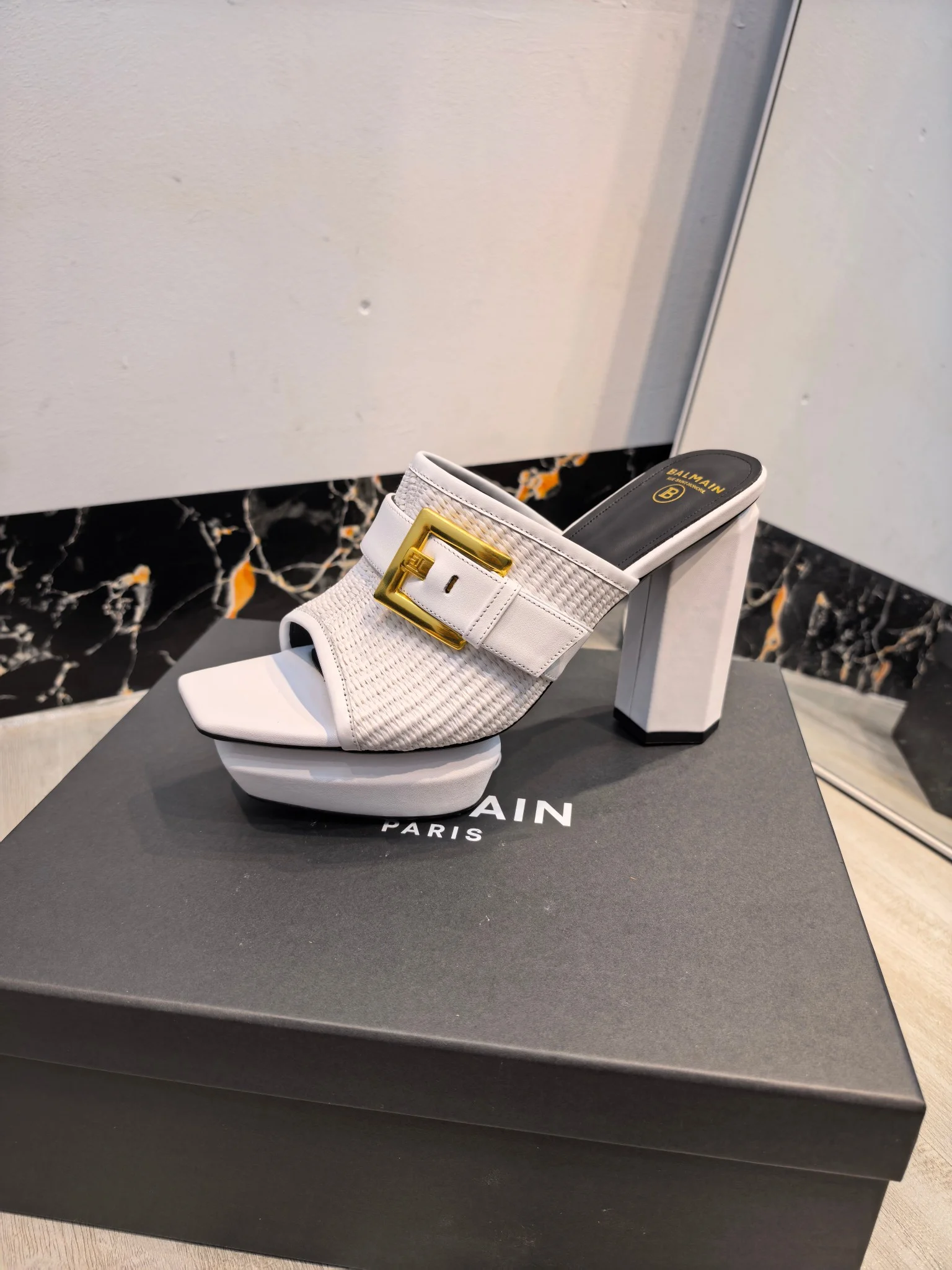 BALMAIN Slides Leather White-Gold EU36-42 C60202609110185 - Image 9