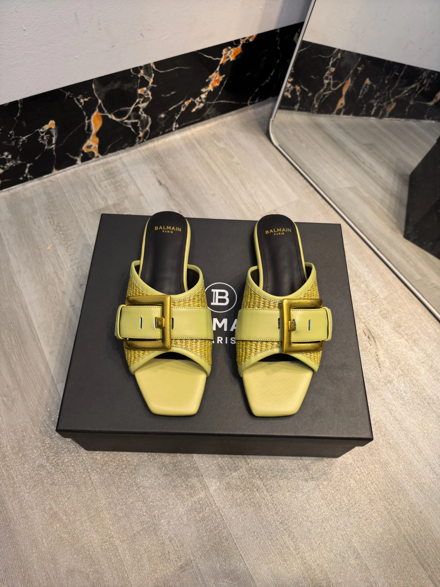 BALMAIN Slides Leather Yellow-Gold EU36-42 C00202609110178