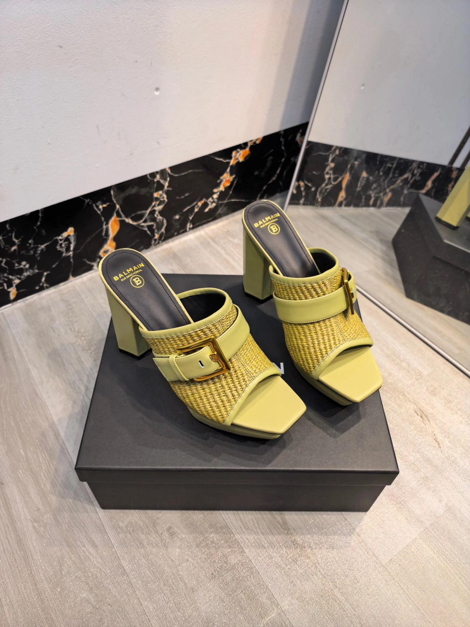 BALMAIN Slides Leather Yellow-Gold EU36-42 C60202609110183 - Image 2
