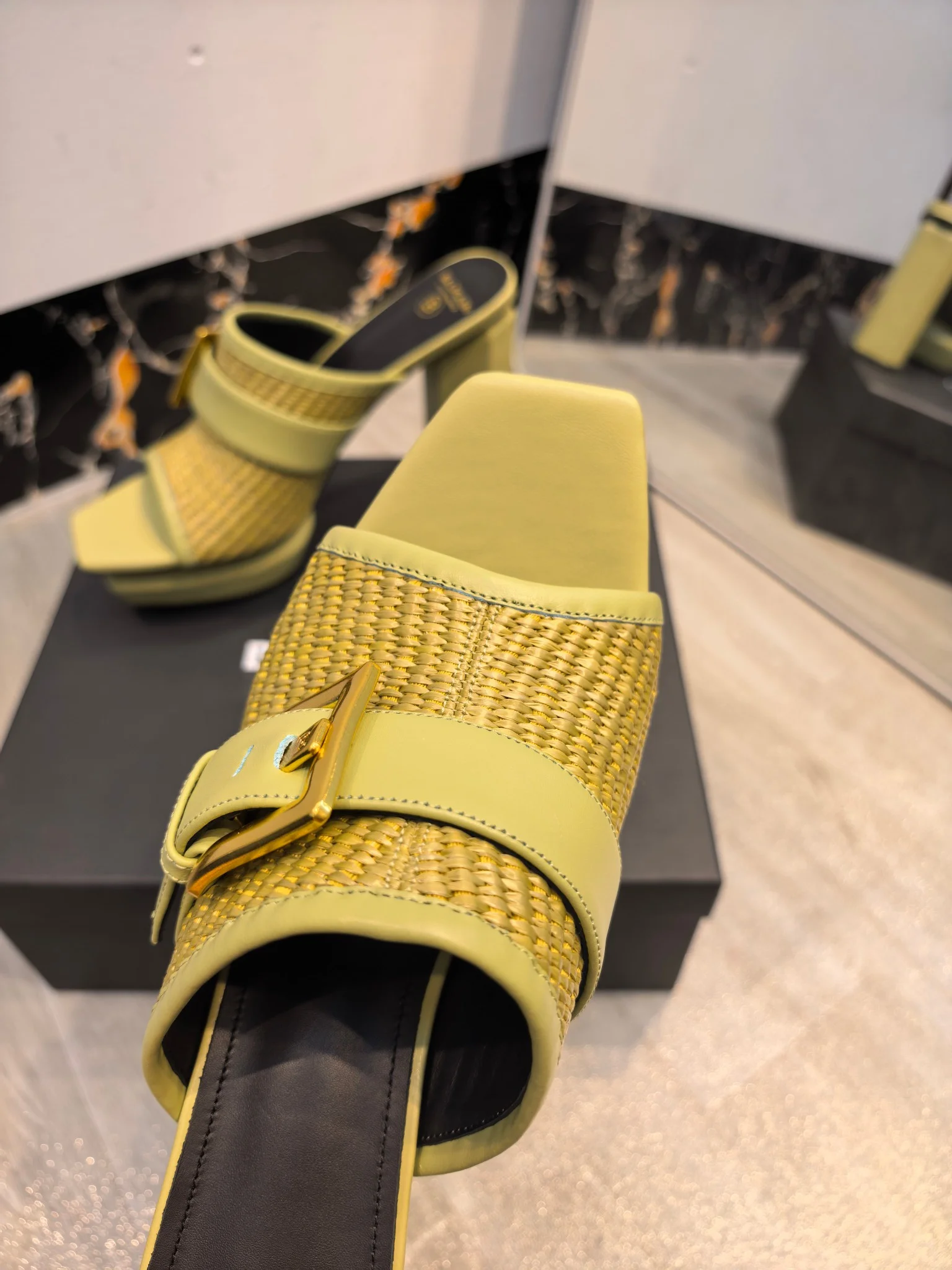 BALMAIN Slides Leather Yellow-Gold EU36-42 C60202609110183 - Image 4