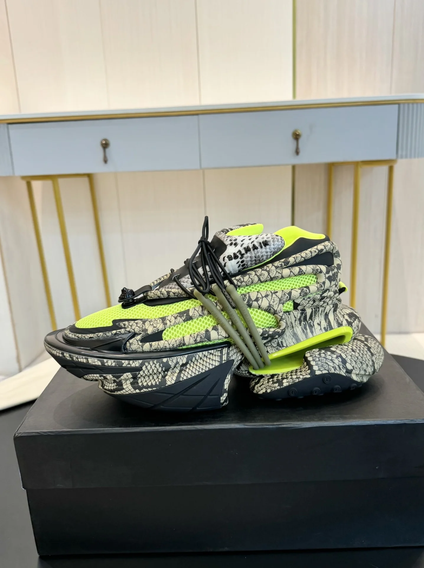 BALMAIN Sneakers Mixed Materials Black-Lime EU35-46 D10202609110085 - Image 3